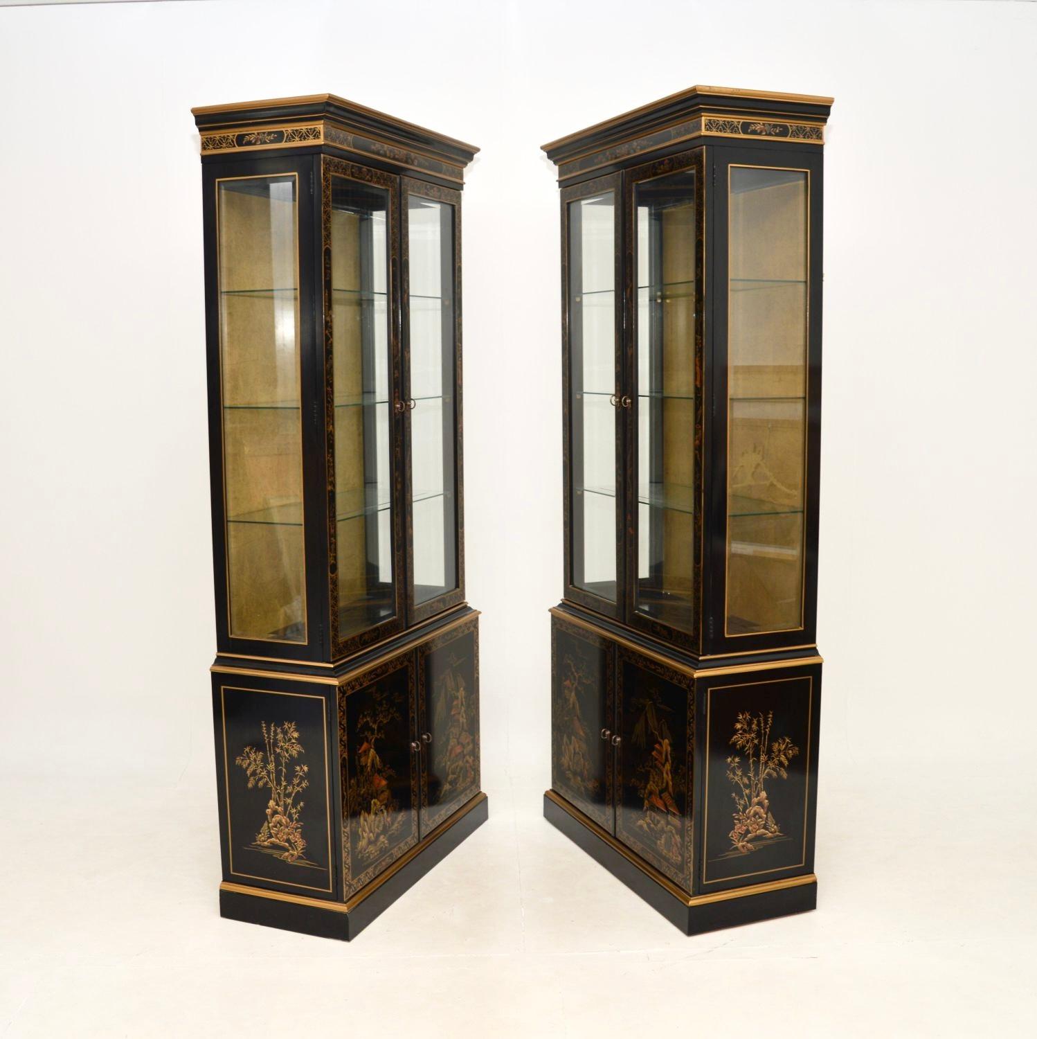 Pair of Antique Georgian Style Lacquered Chinoiserie Bookcases In Good Condition In London, GB