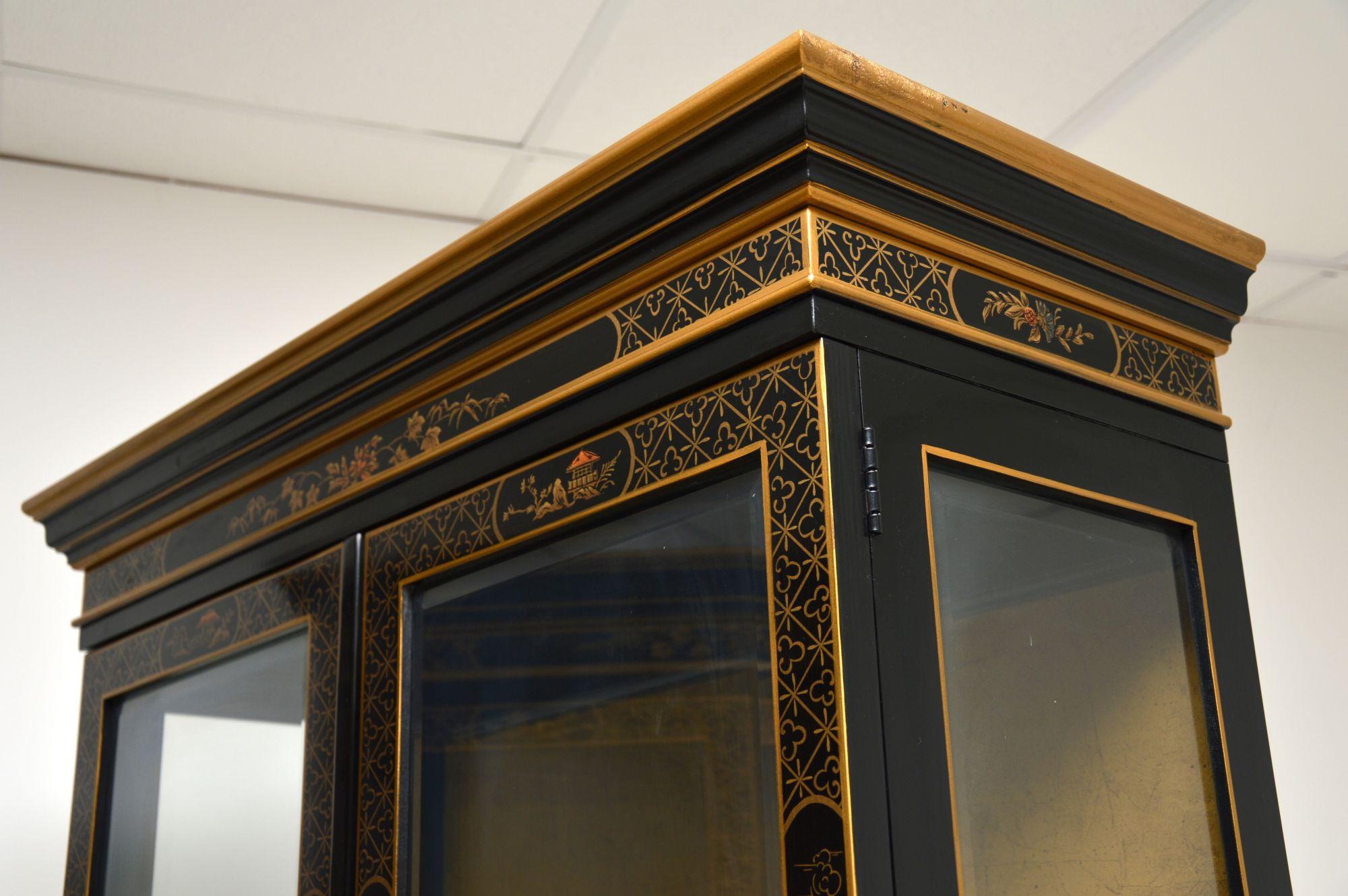 Pair of Antique Georgian Style Lacquered Chinoiserie Bookcases 2