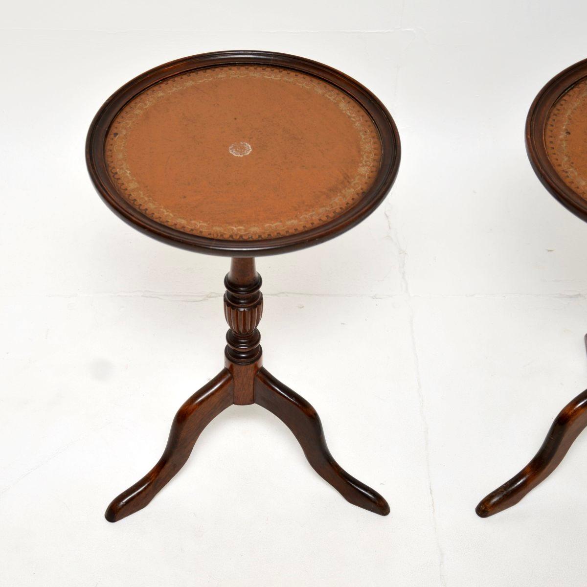 Georgien Pair of Antique Georgian Style Leather Top Wine Tables en vente