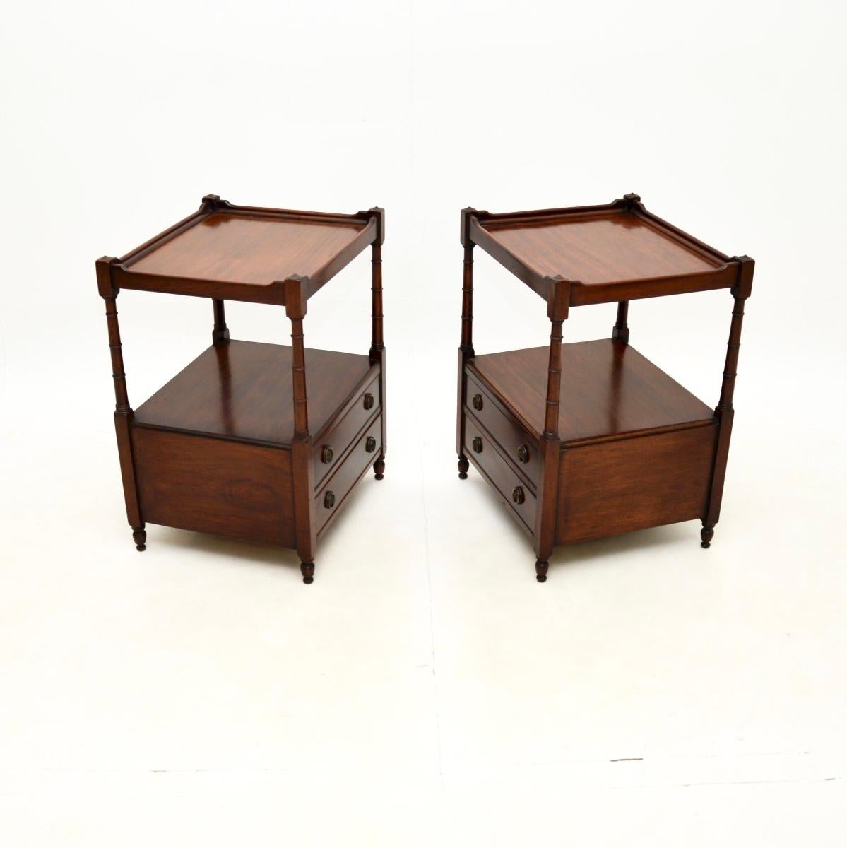Georgien Pair of Antique Georgian Style Side Tables en vente