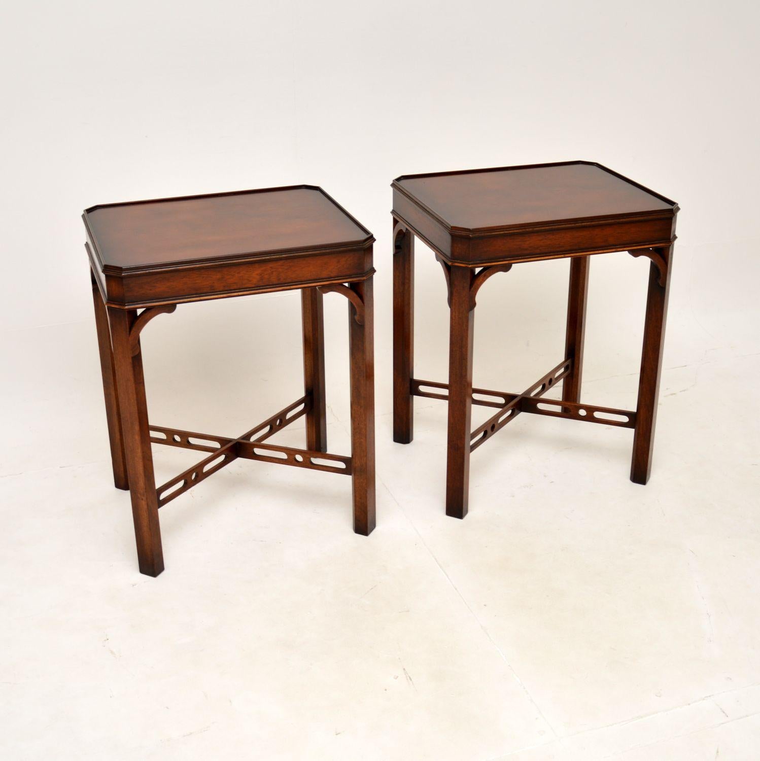 Mid-20th Century Pair of Antique Georgian Style Side Tables