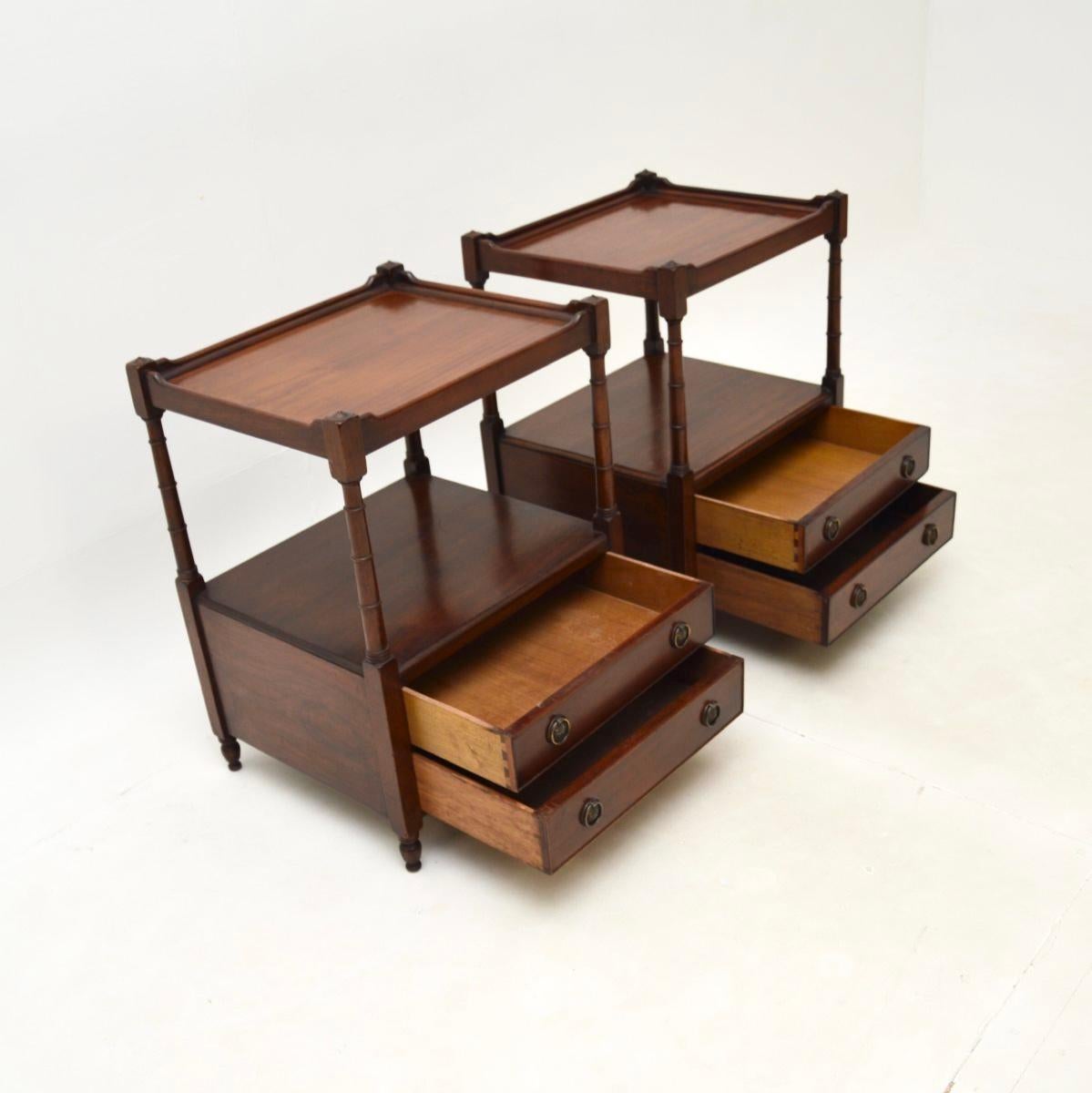 Pair of Antique Georgian Style Side Tables Bon état - En vente à London, GB
