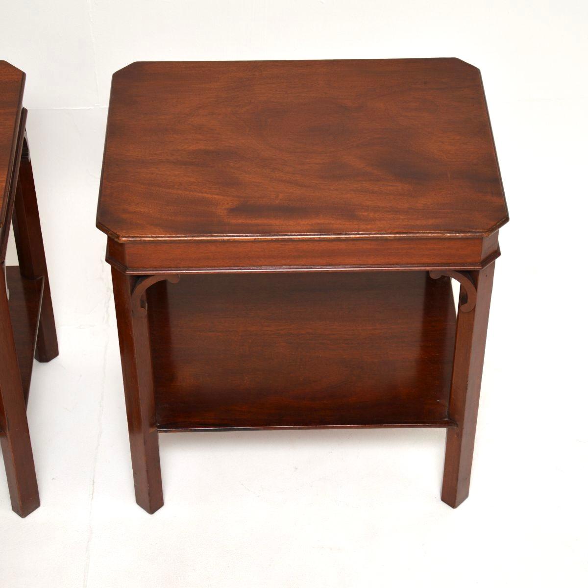 Paire de tables d'appoint anciennes de style géorgien Bon état - En vente à London, GB