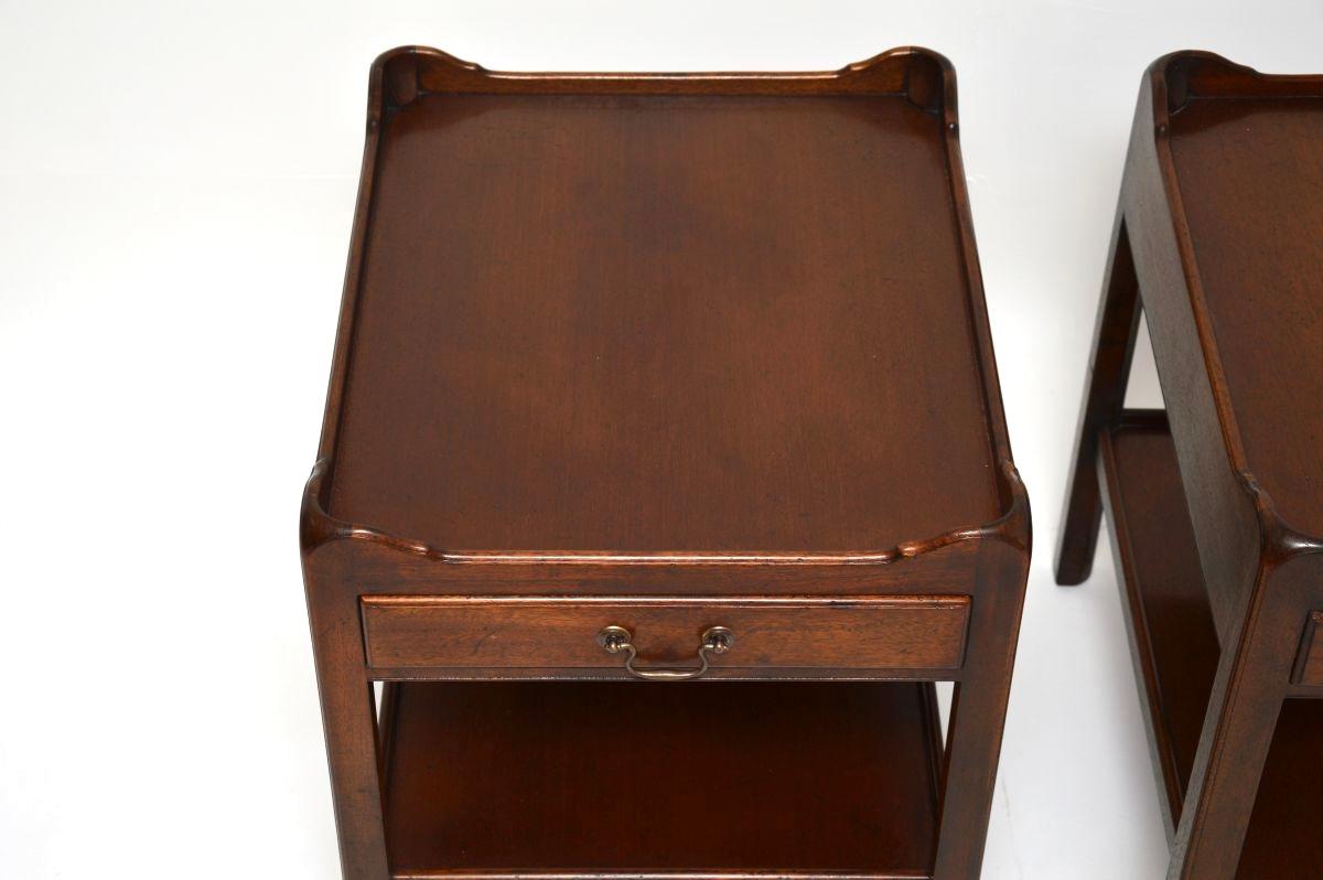 Wood Pair of Antique Georgian Style Side Tables For Sale