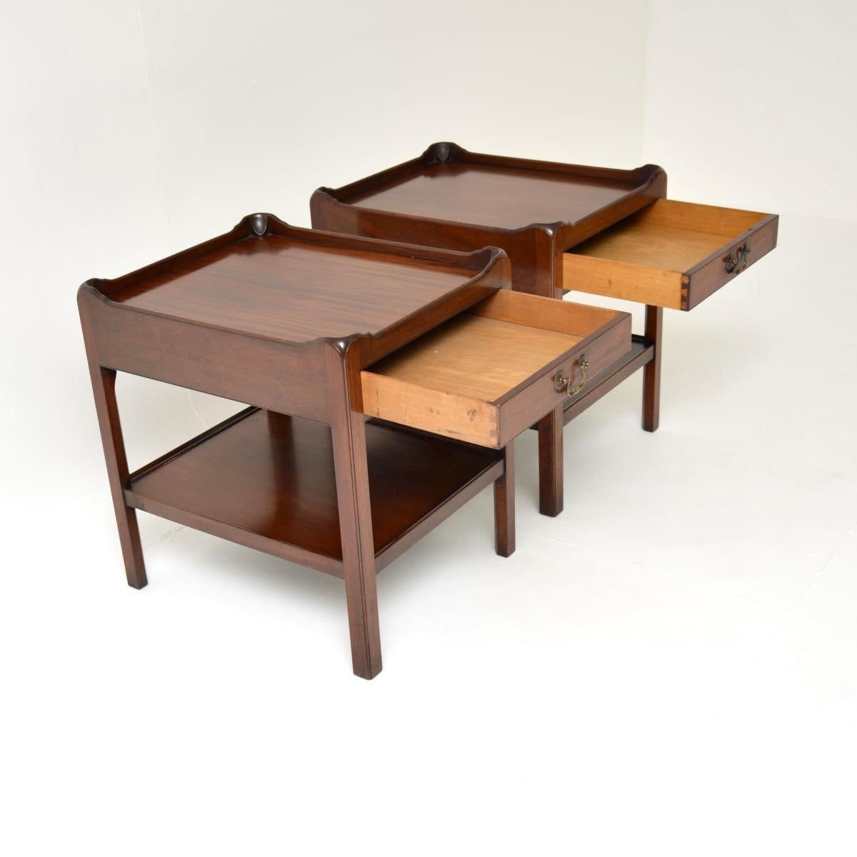 Wood Pair of Antique Georgian Style Side Tables For Sale