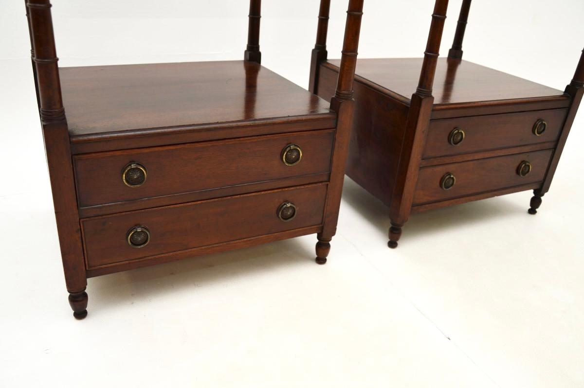 Pair of Antique Georgian Style Side Tables en vente 2