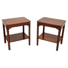 Paire de tables d'appoint anciennes de style géorgien