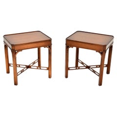 Pareja de mesas auxiliares antiguas de estilo georgiano