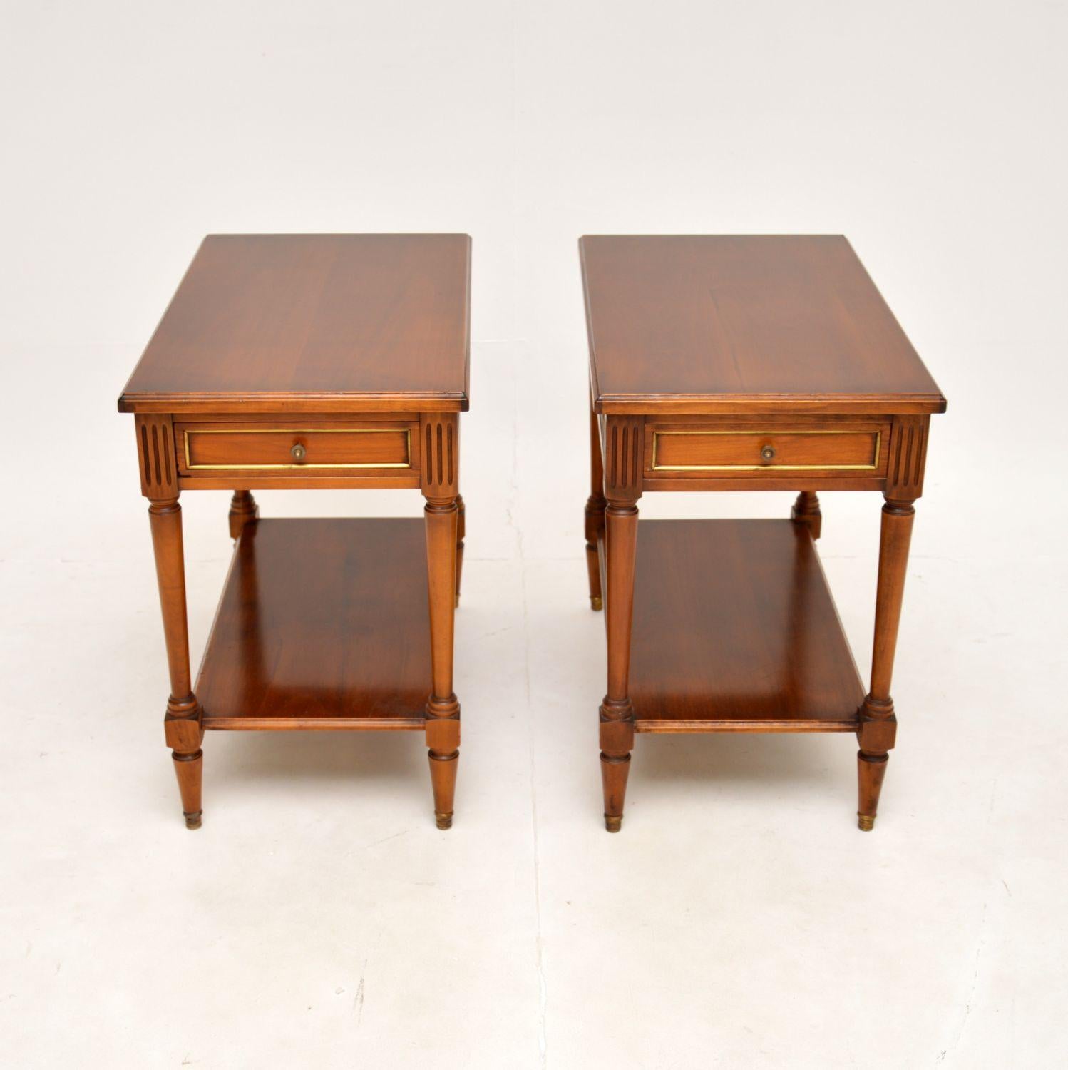 Pair of Antique Georgian Style Walnut Side Tables In Good Condition In London, GB
