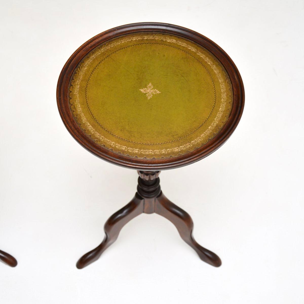 Britannique Paire de tables à vin anciennes de style géorgien