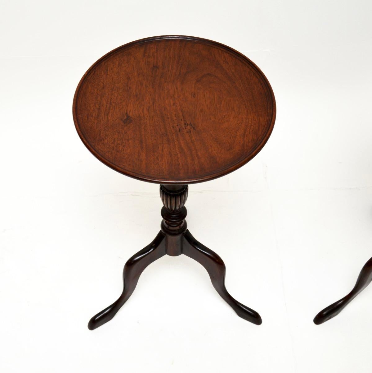Britannique Paire de tables à vin anciennes de style géorgien en vente