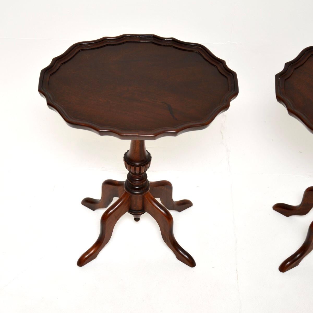 Pair of Antique Georgian Style Wine Tables In Good Condition For Sale In London, GB