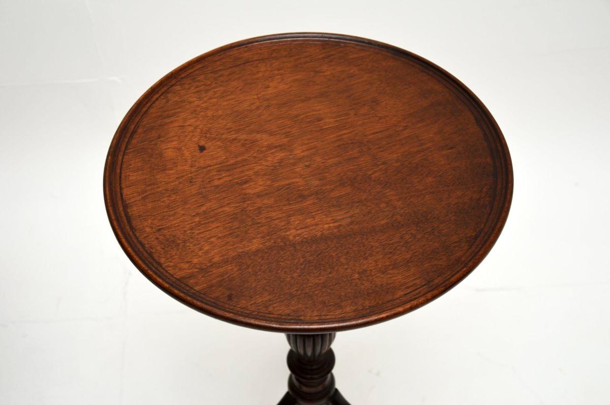 Milieu du XXe siècle Paire de tables à vin anciennes de style géorgien en vente