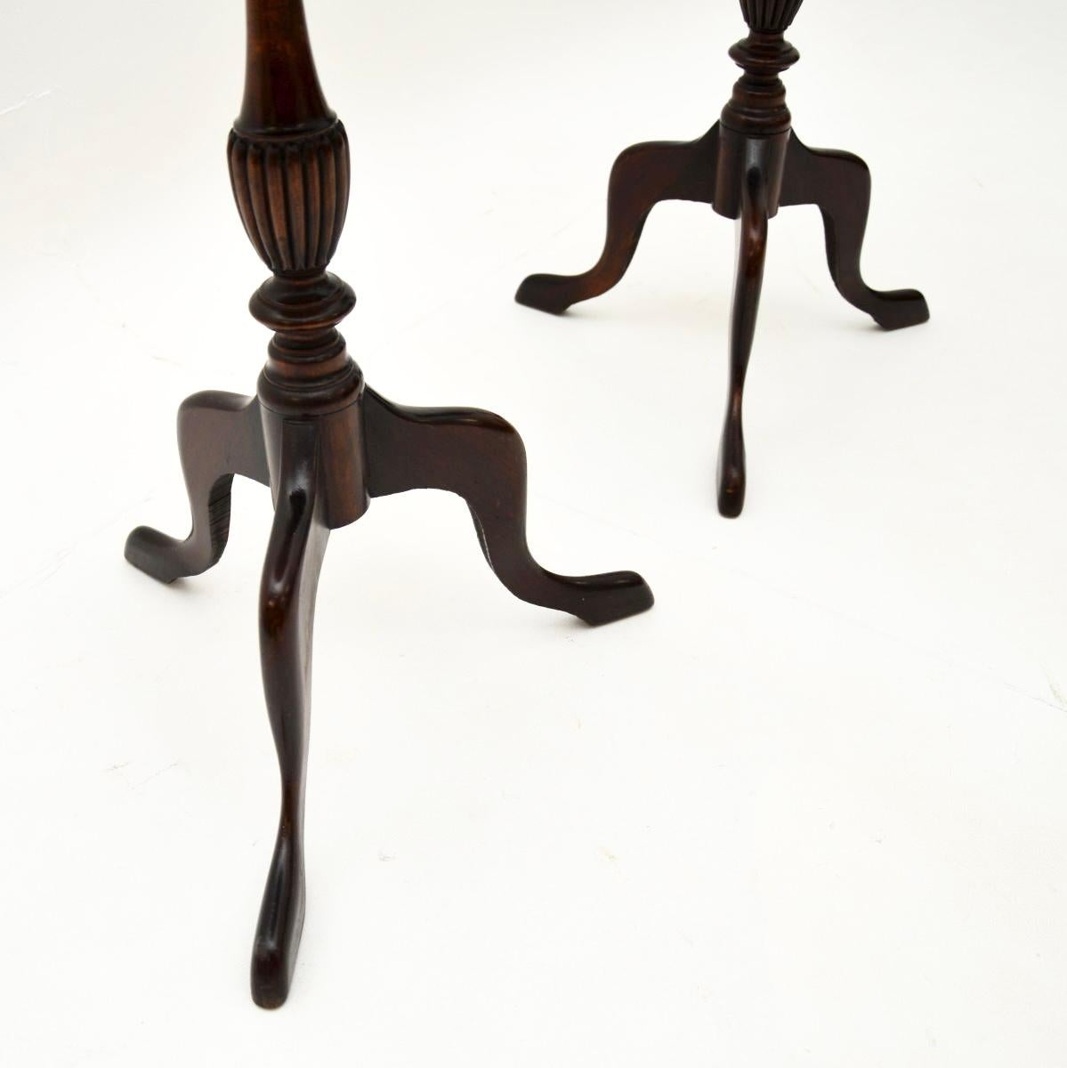 Paire de tables à vin anciennes de style géorgien en vente 1