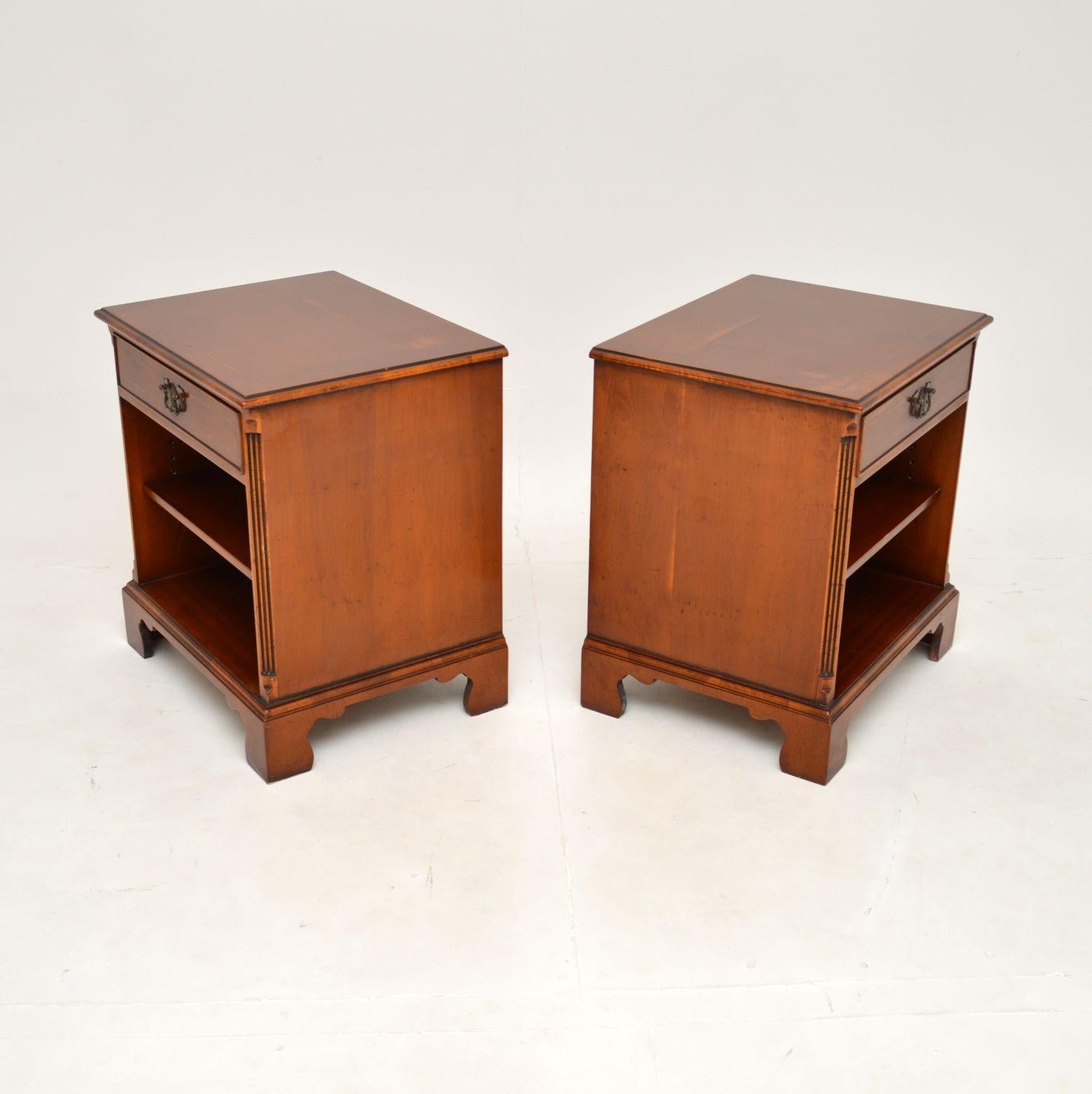 Pair of Antique Georgian Style Yew Wood Bedside Cabinets In Good Condition In London, GB
