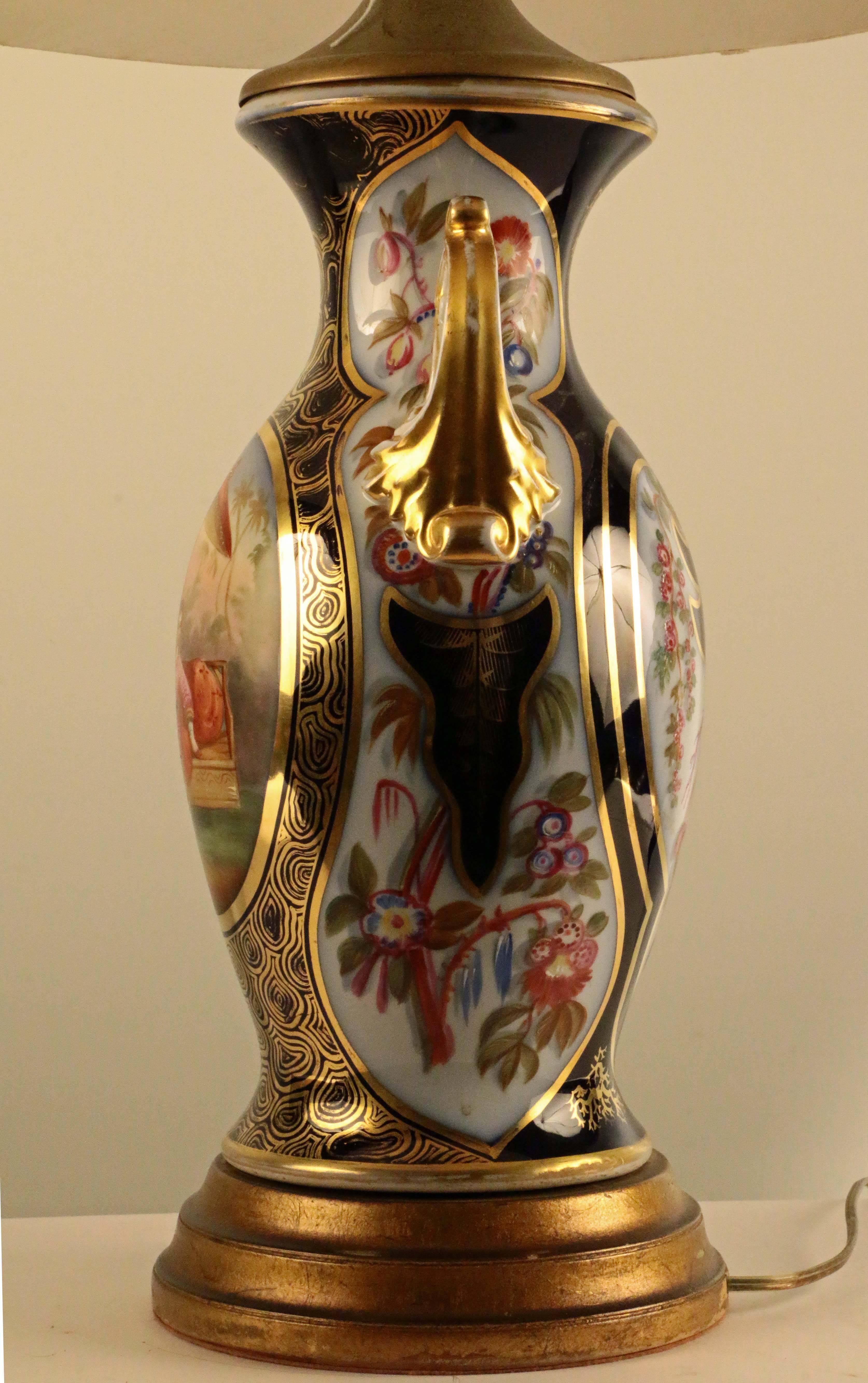 Fin du XIXe siècle Paire de vases balustres en porcelaine allemande ancienne de style chinoiserie, convertis en lampes en vente