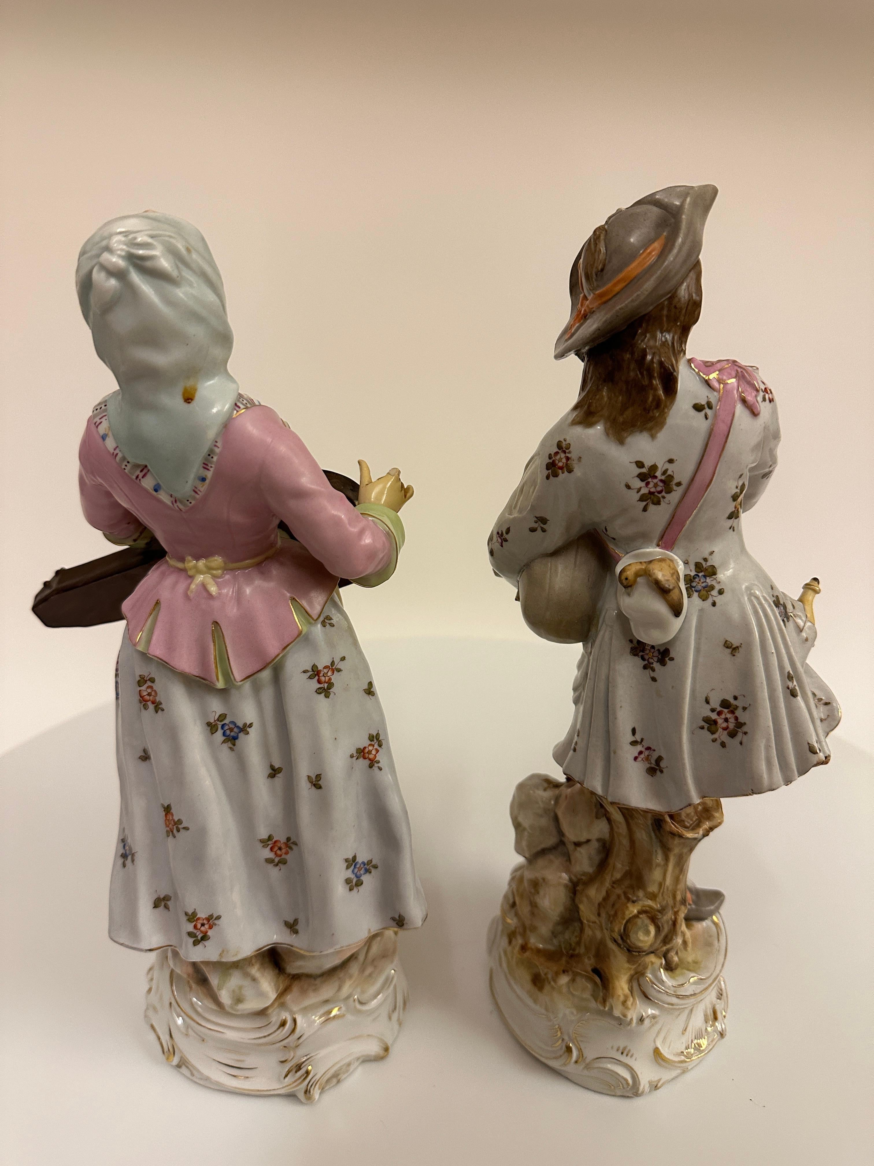 Porcelaine Paire de figurines musicales anciennes en porcelaine allemande, vers 1880 en vente