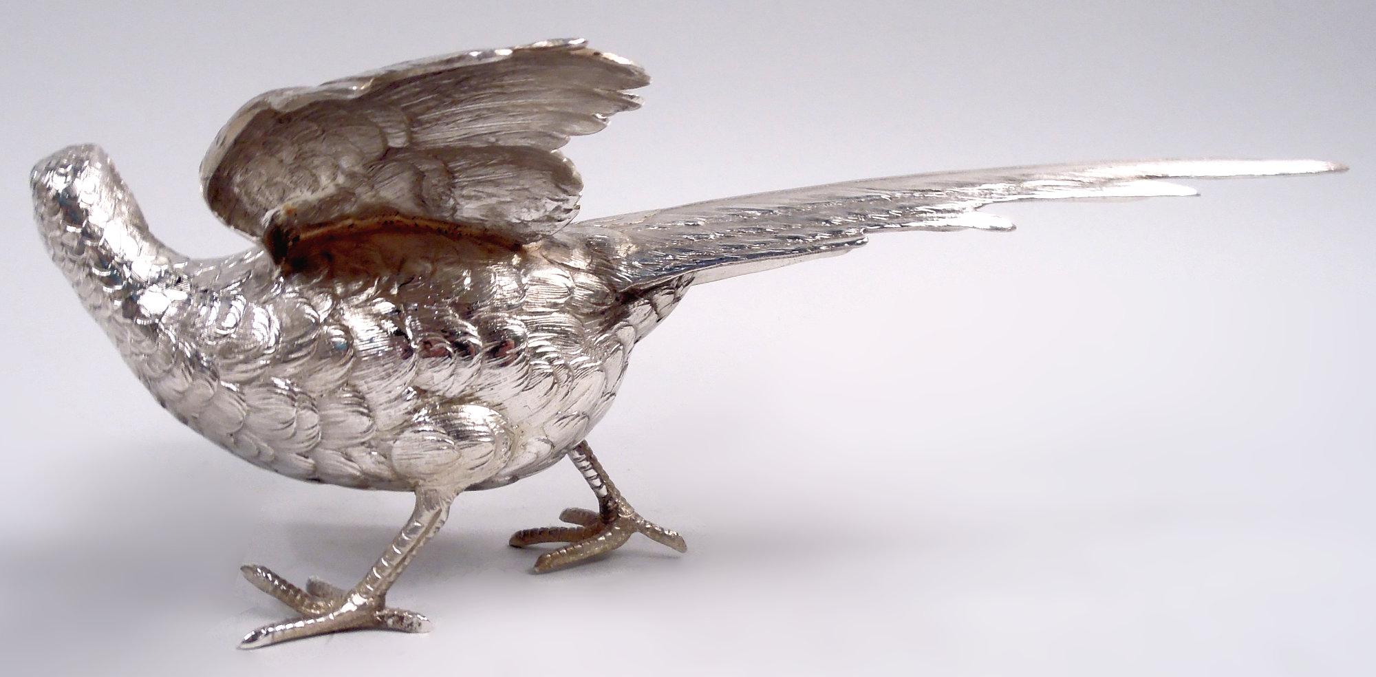Coppia di ornamenti da tavola antichi tedeschi in argento a forma di fagiani e uccelli da caccia in vendita 3