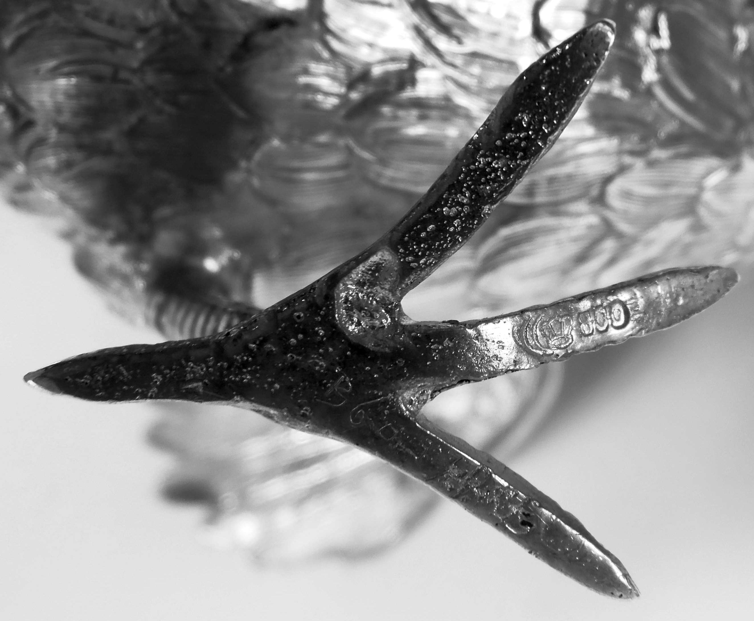 Coppia di ornamenti da tavola antichi tedeschi in argento a forma di fagiani e uccelli da caccia in vendita 6