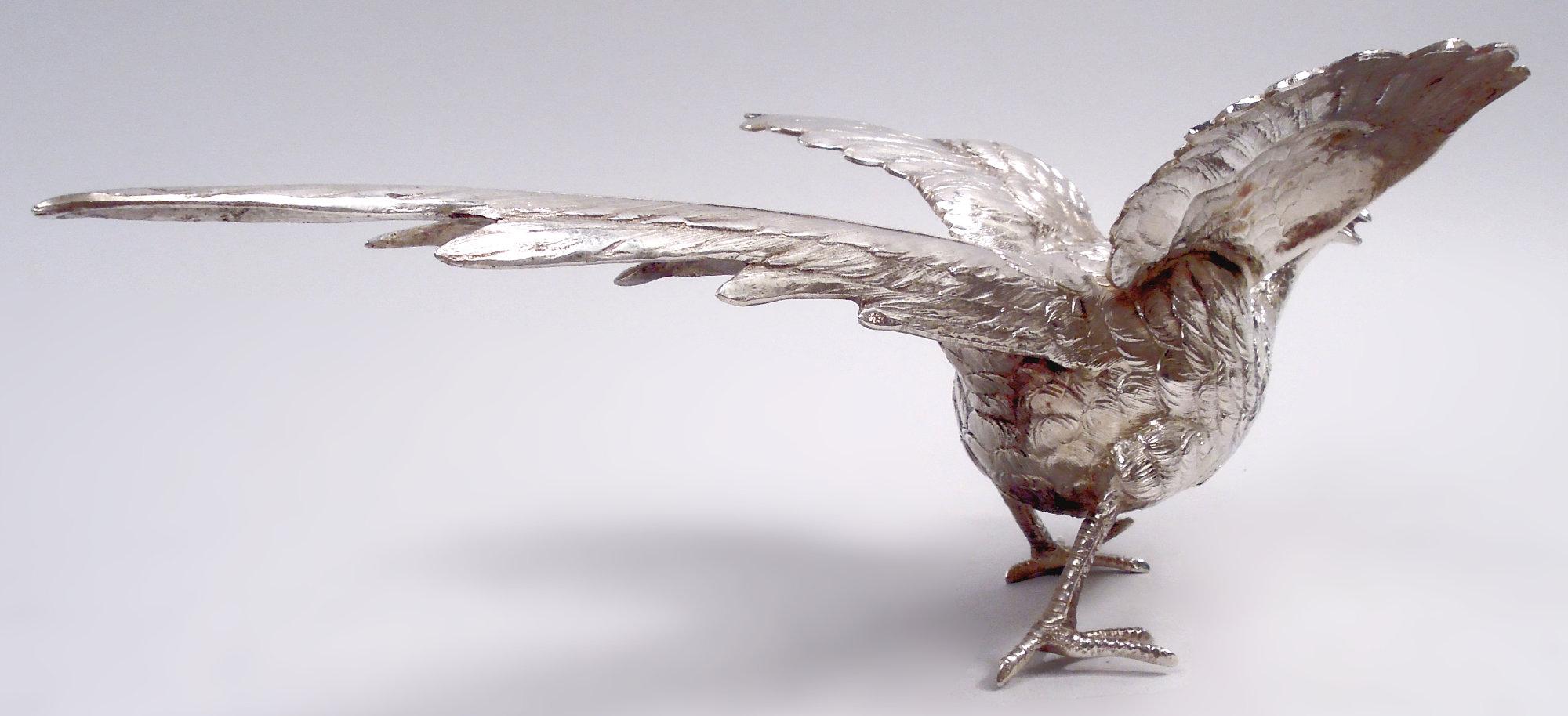 Coppia di ornamenti da tavola antichi tedeschi in argento a forma di fagiani e uccelli da caccia in vendita 1