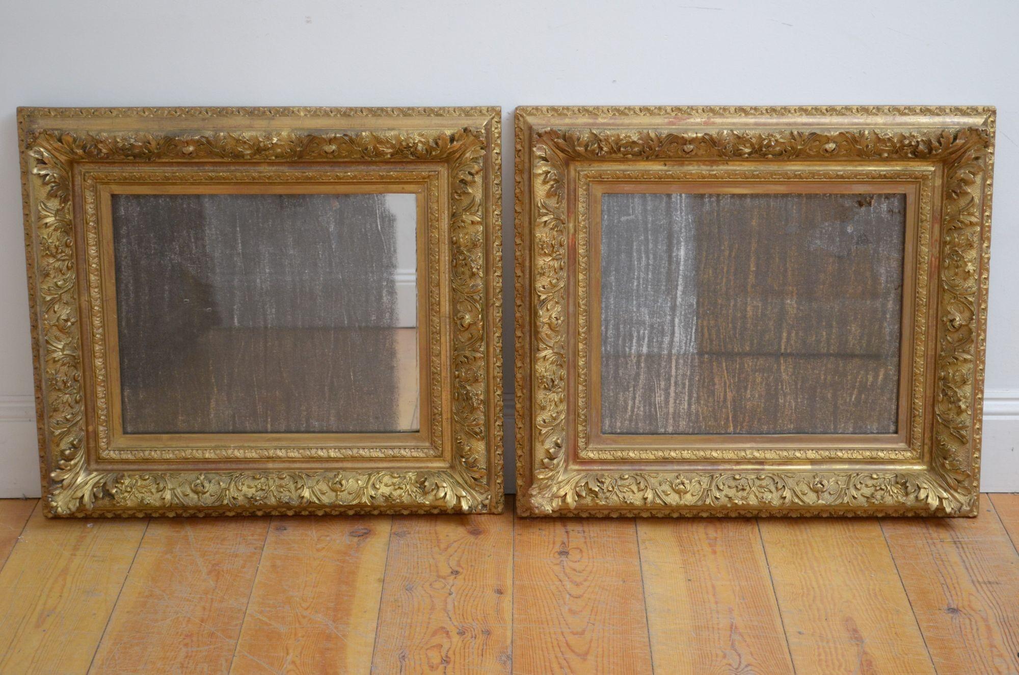 Paire de miroirs muraux anciens dorés, H71 cm en vente 6