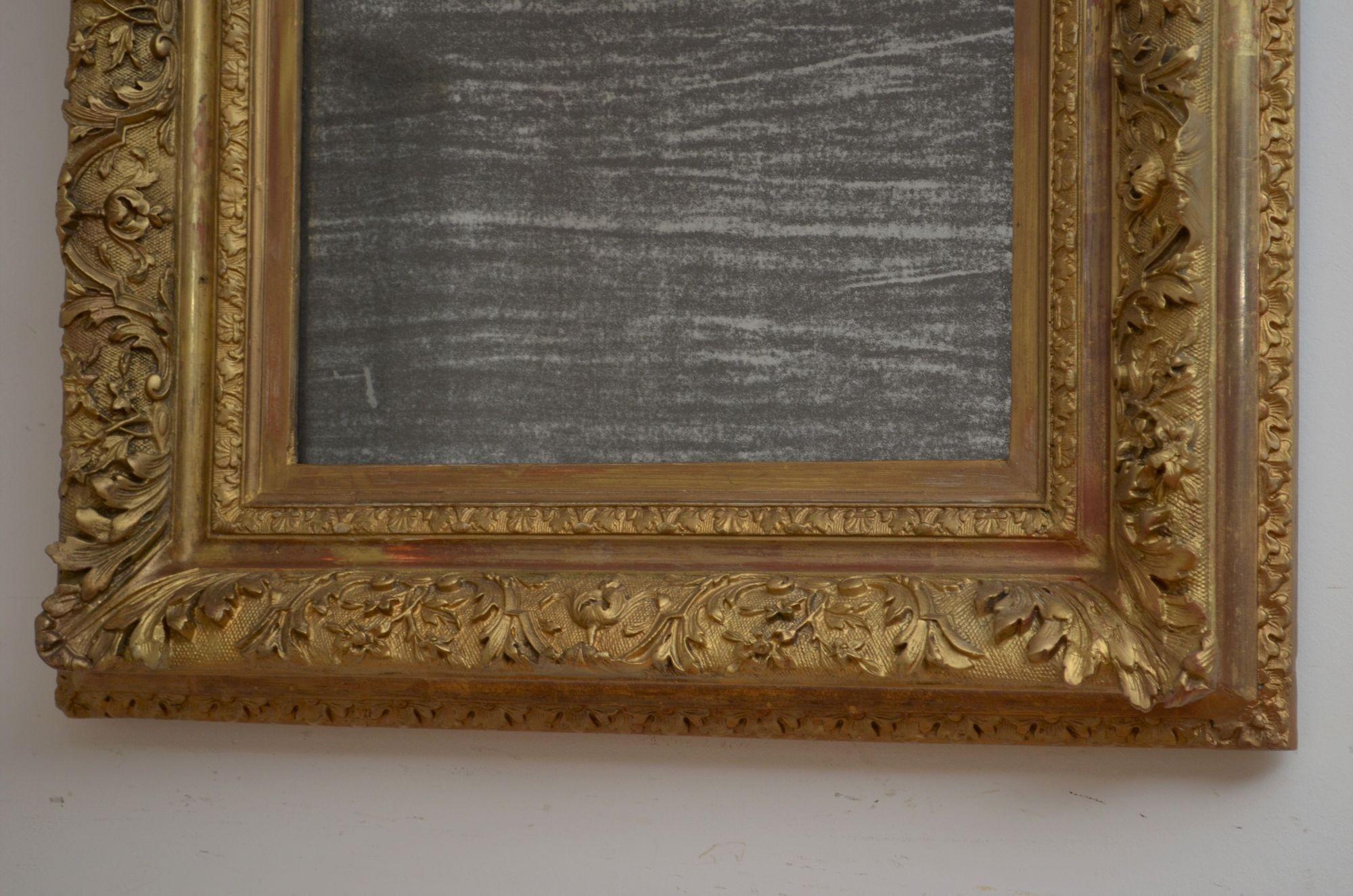 Paire de miroirs muraux anciens dorés, H71 cm en vente 12