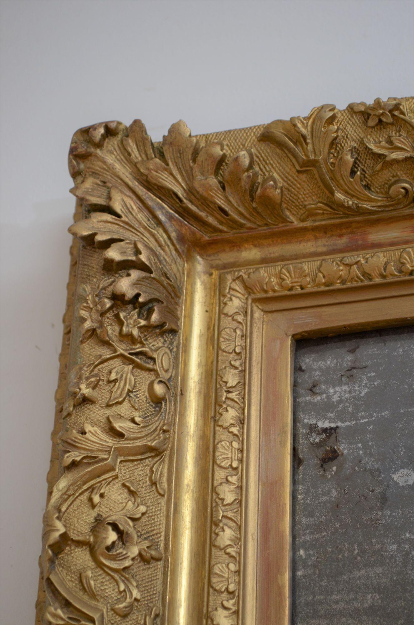 Paire de miroirs muraux anciens dorés, H71 cm en vente 14