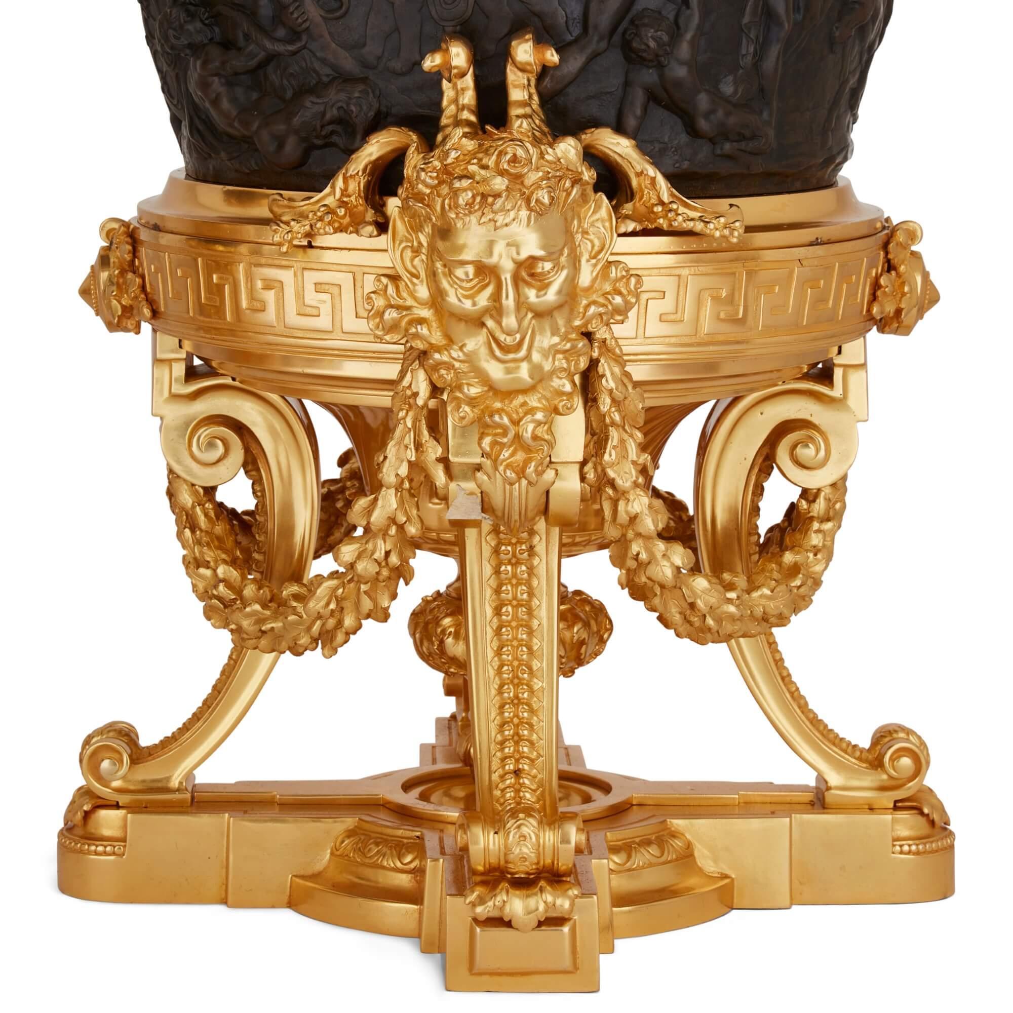 Pareja de Jardineras antiguas de bronce dorado y patinado de Barbedienne en venta 3
