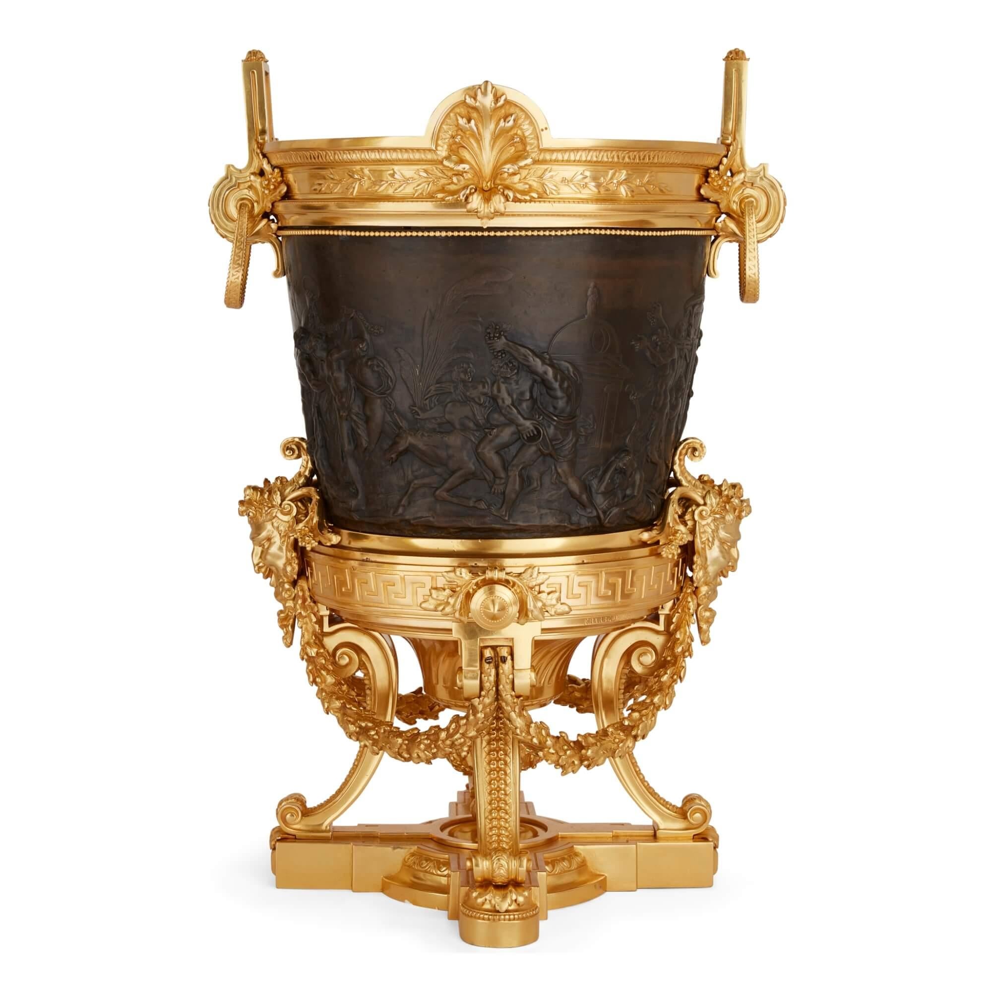 Pareja de Jardineras antiguas de bronce dorado y patinado de Barbedienne Francés en venta