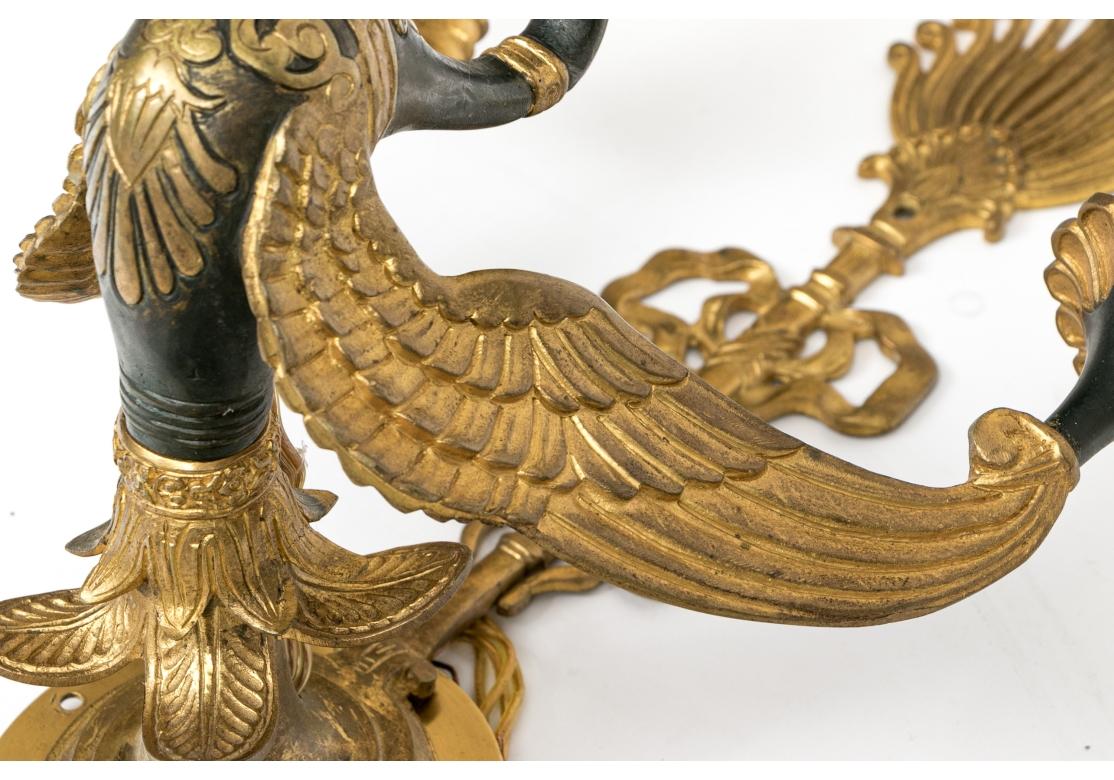 Par De Bronce Dorado Antiguo Estilo Imperio  Apliques Con Soporte Cisne en venta 1
