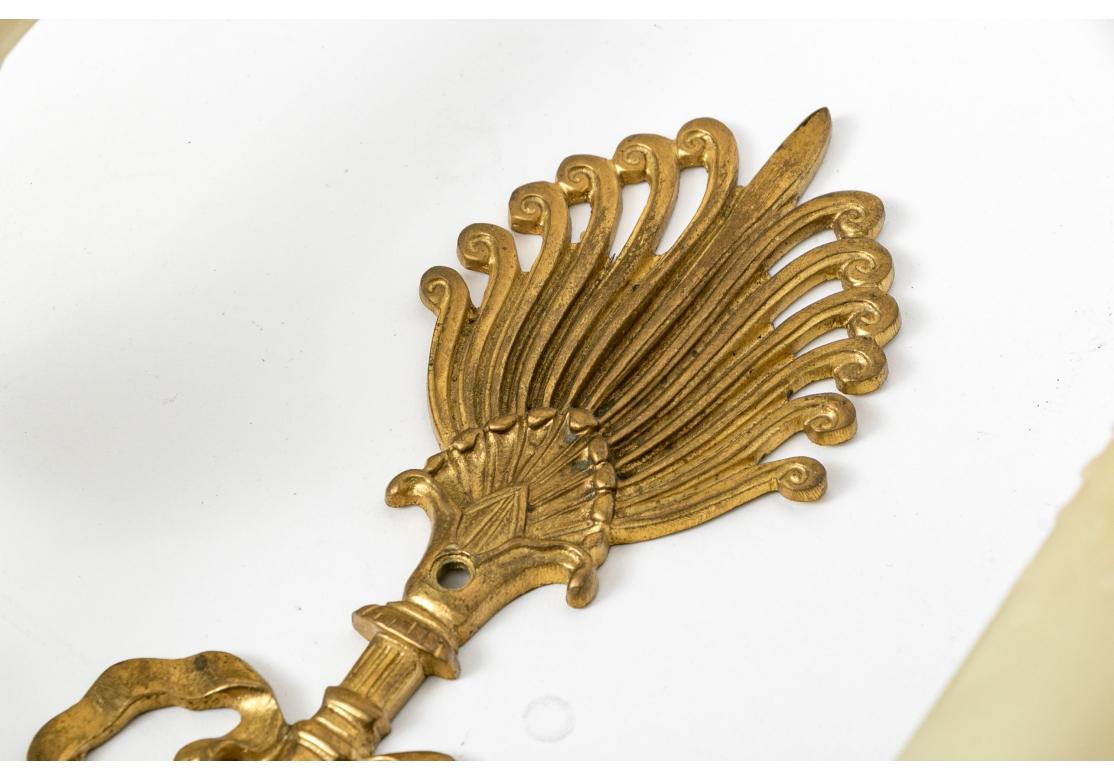 Par De Bronce Dorado Antiguo Estilo Imperio  Apliques Con Soporte Cisne en venta 2