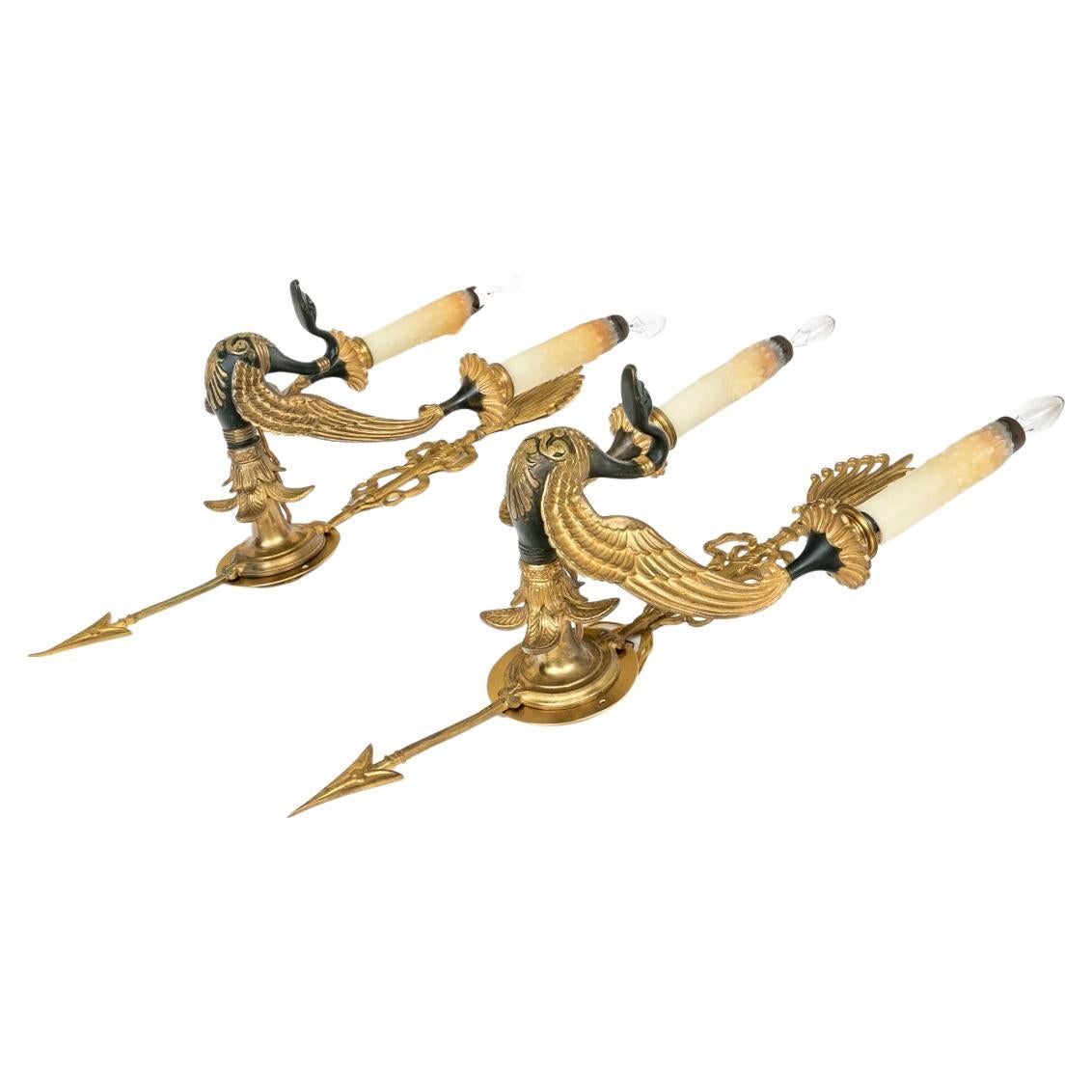 Paire d'anciens bronzes dorés de style Empire  Appliques murales avec support Swan