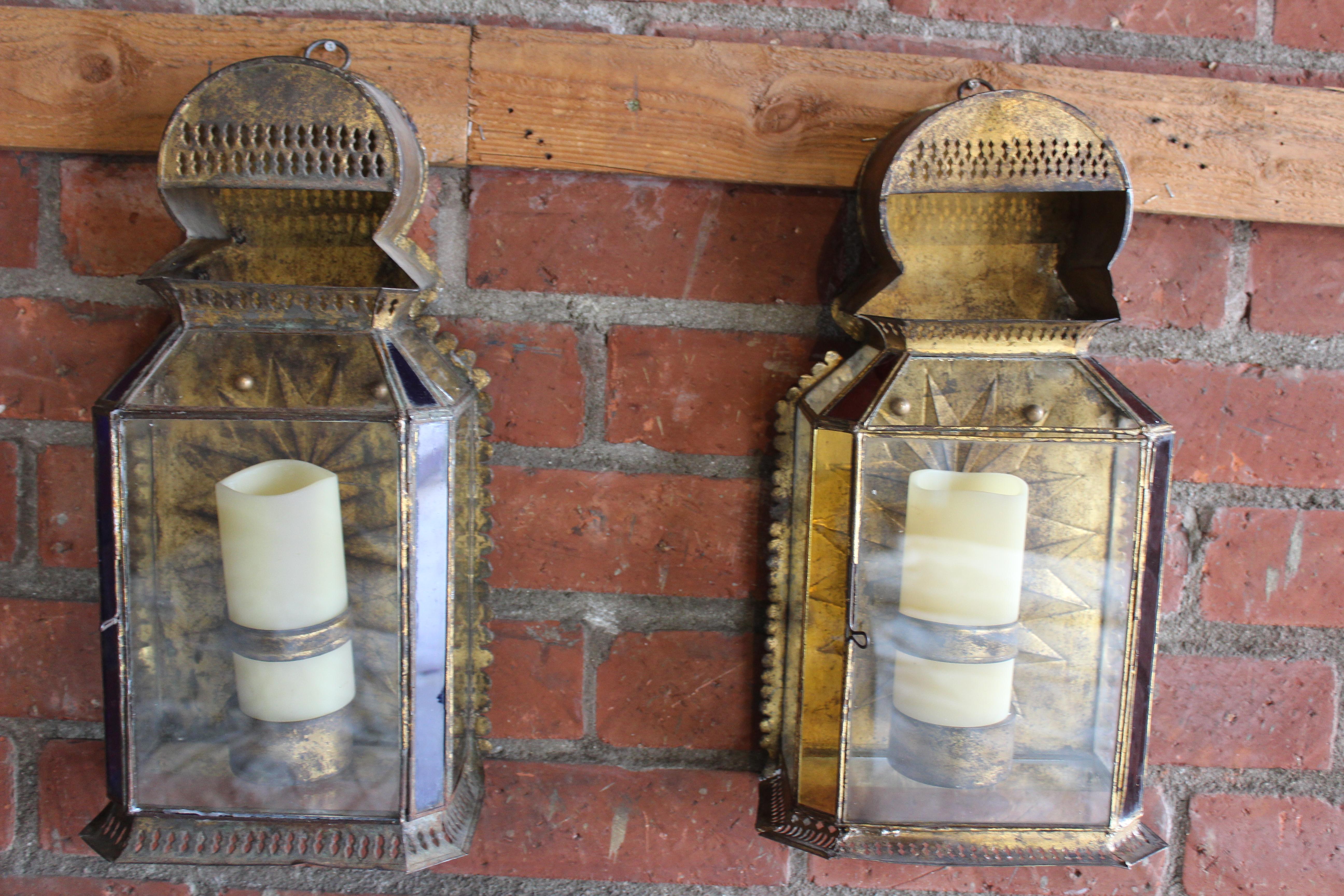 Early 20th Century Pair of Antique Gilt Metal and Glass Moroccan Sconces For Sale
