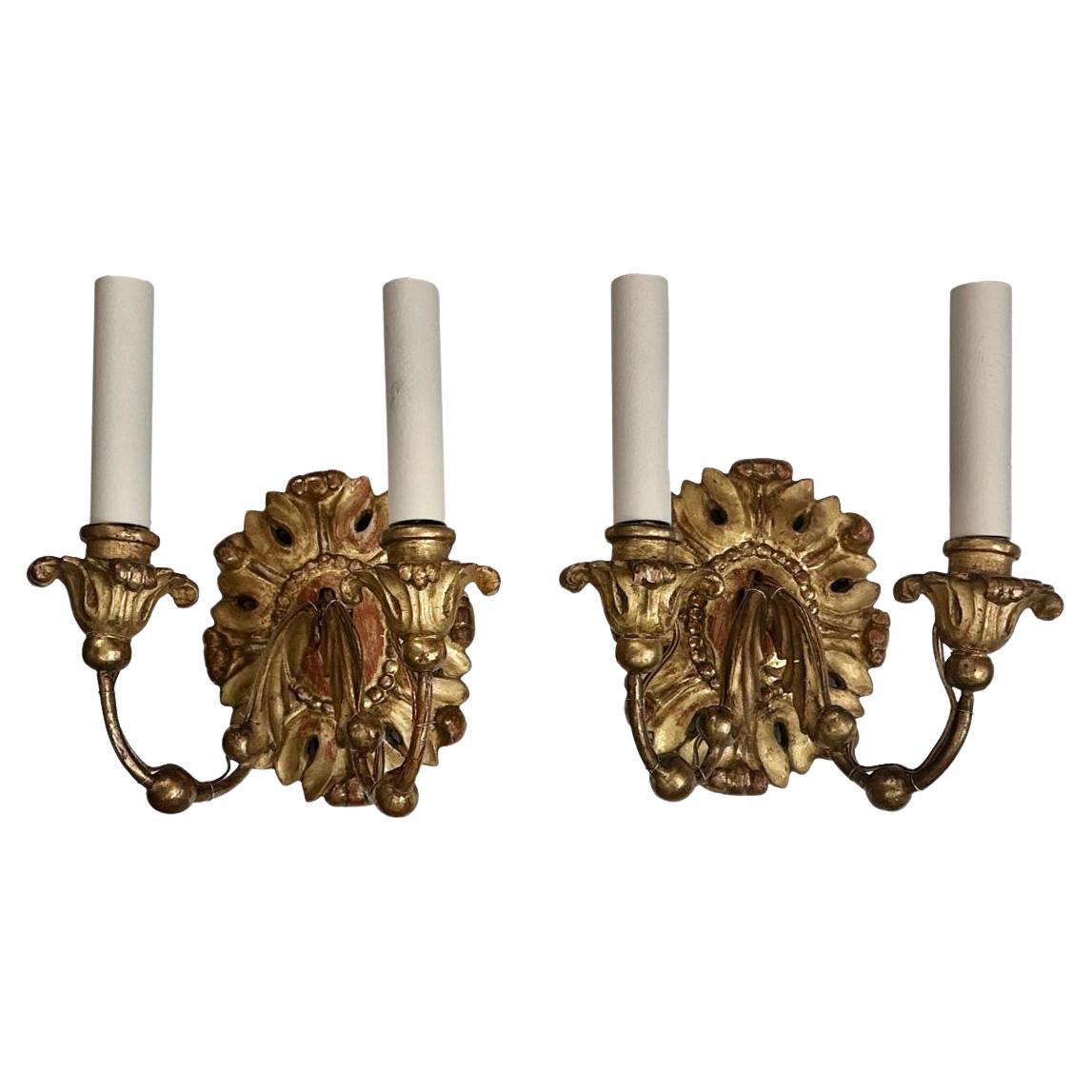 Coppia di antiche lampade in Wood dorato