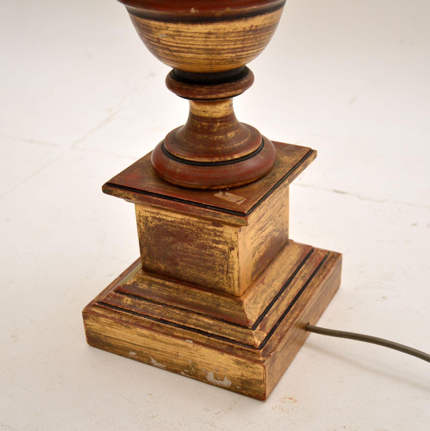 Paar antike vergoldete Wood Wood Tischlampen im Angebot 5