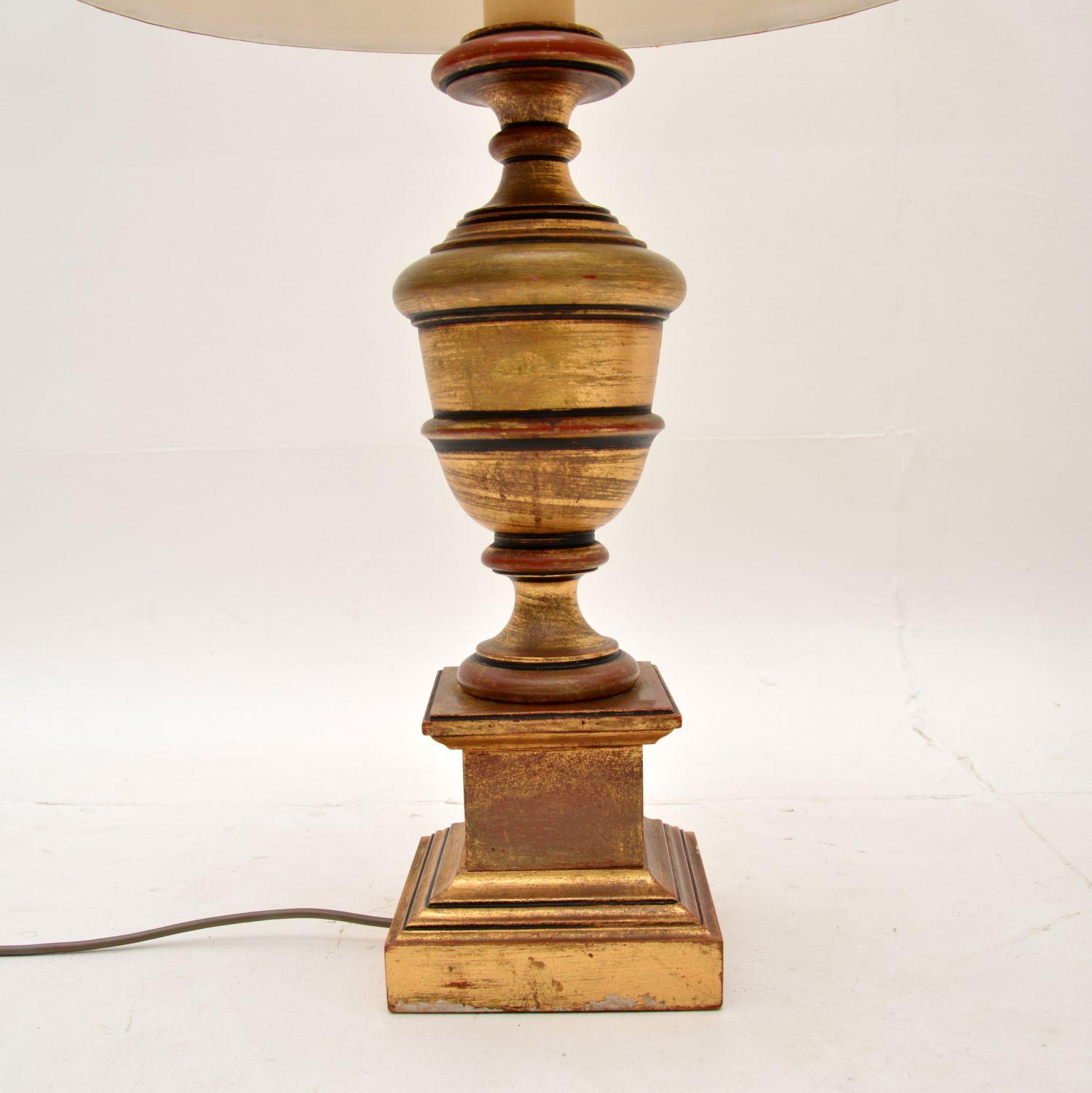 Paar antike vergoldete Wood Wood Tischlampen im Zustand „Gut“ im Angebot in London, GB