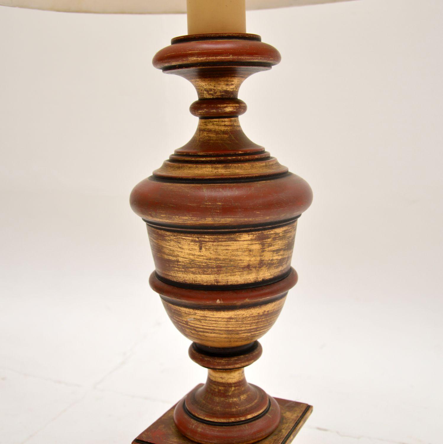 Paar antike vergoldete Wood Wood Tischlampen im Angebot 2