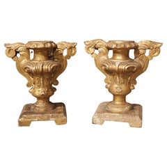 Paire de chandeliers anciens en bois doré de Florence, Italie, datant d'environ 1700