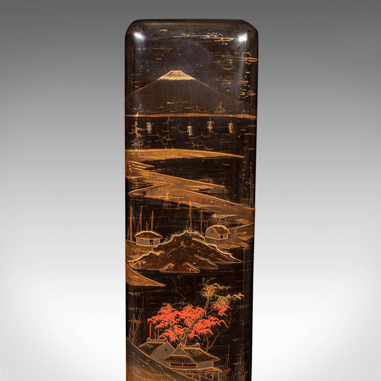 20th Century Pair of Antique Glove Boxes, Japanese Lacquered Lidded Dishes, Victorian, C.1900 For Sale