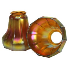 Coppia di paralumi in vetro artistico a coste Aurene oro antico C1920
