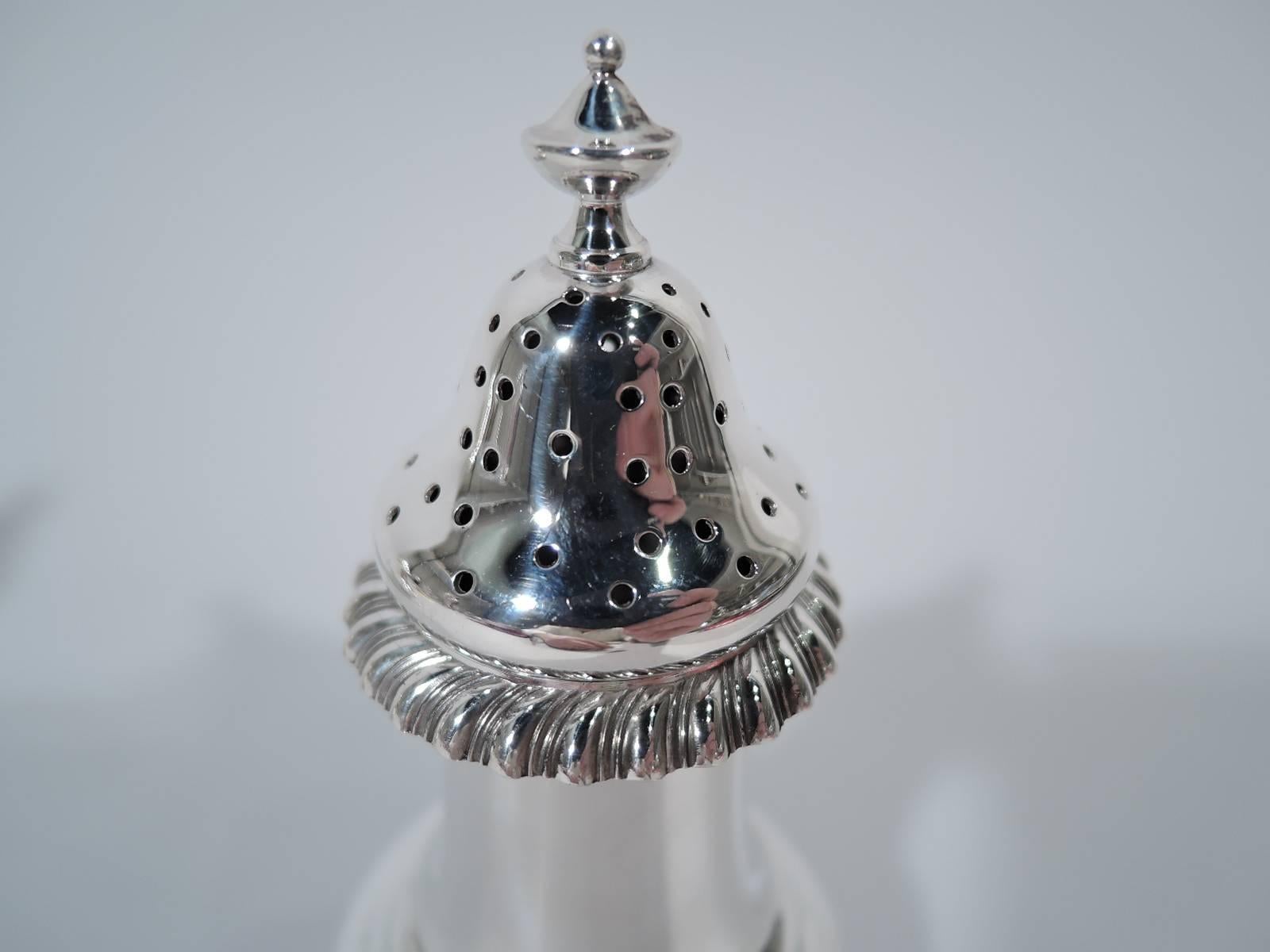 Pair of Antique Gorham Neoclassical Sterling Silver Salt and Pepper Shakers In Excellent Condition In New York, NY