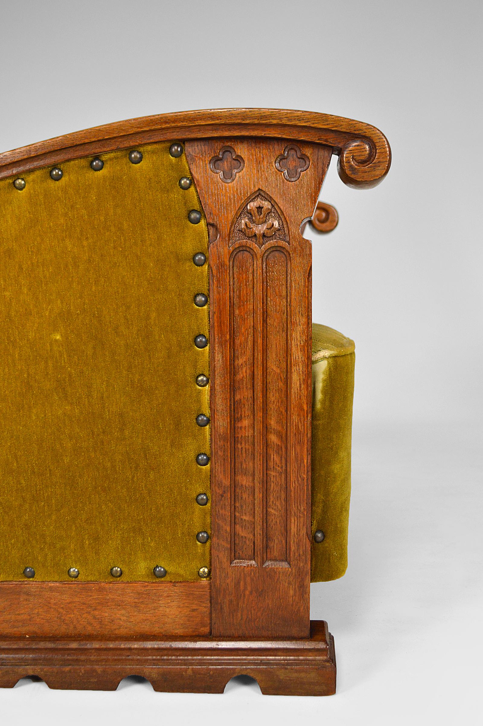 Pair of Antique Gothic Arts & Crafts Club Lounge Armchairs in Carved Oak, 1900s For Sale 9