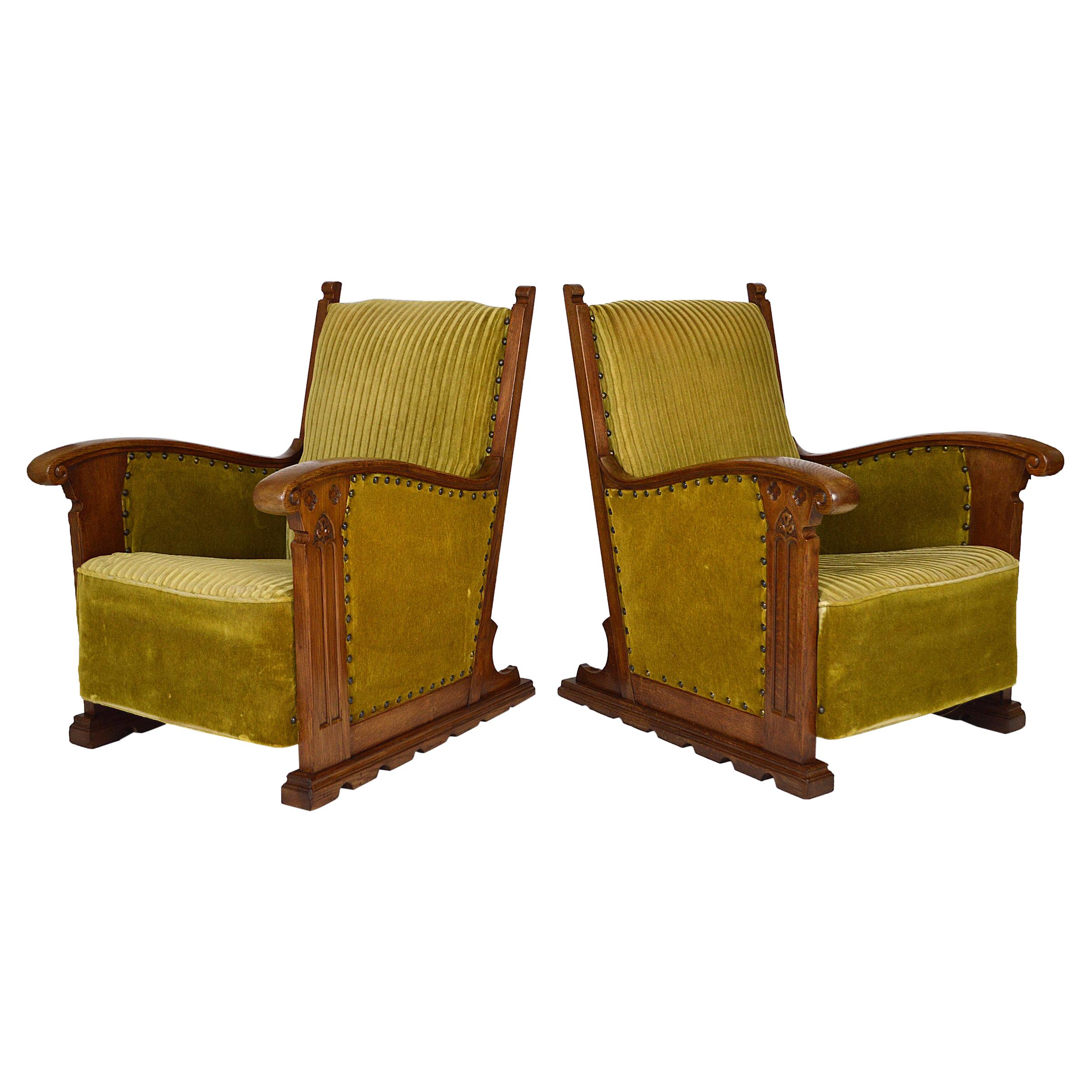 Pair of Antique Gothic Arts & Crafts Club Lounge Armchairs in Carved Oak, 1900s For Sale