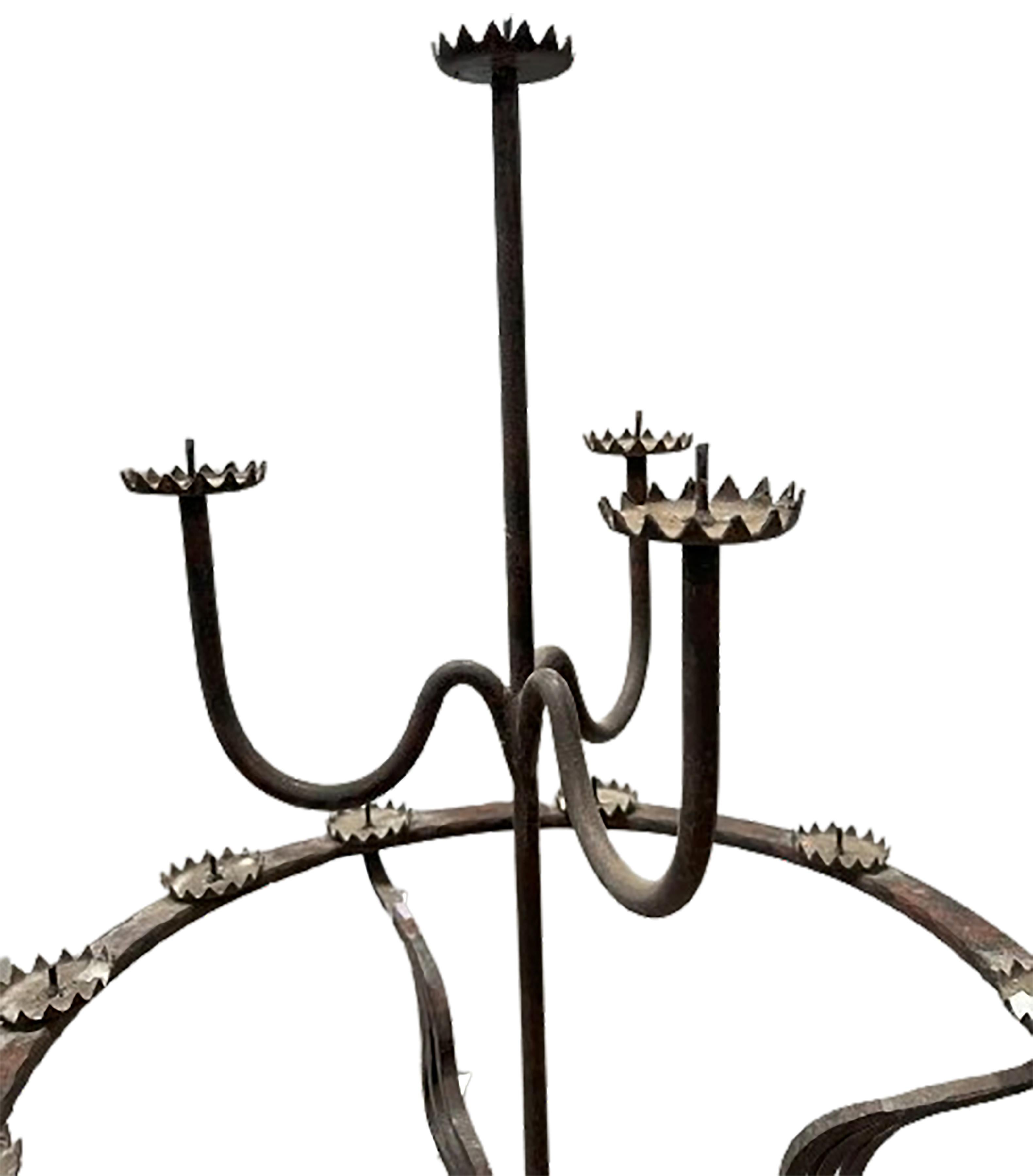 Paar antike Kandelaber im gotischen Stil The Pedestal Fackeln im Zustand „Gut“ im Angebot in Dallas, TX