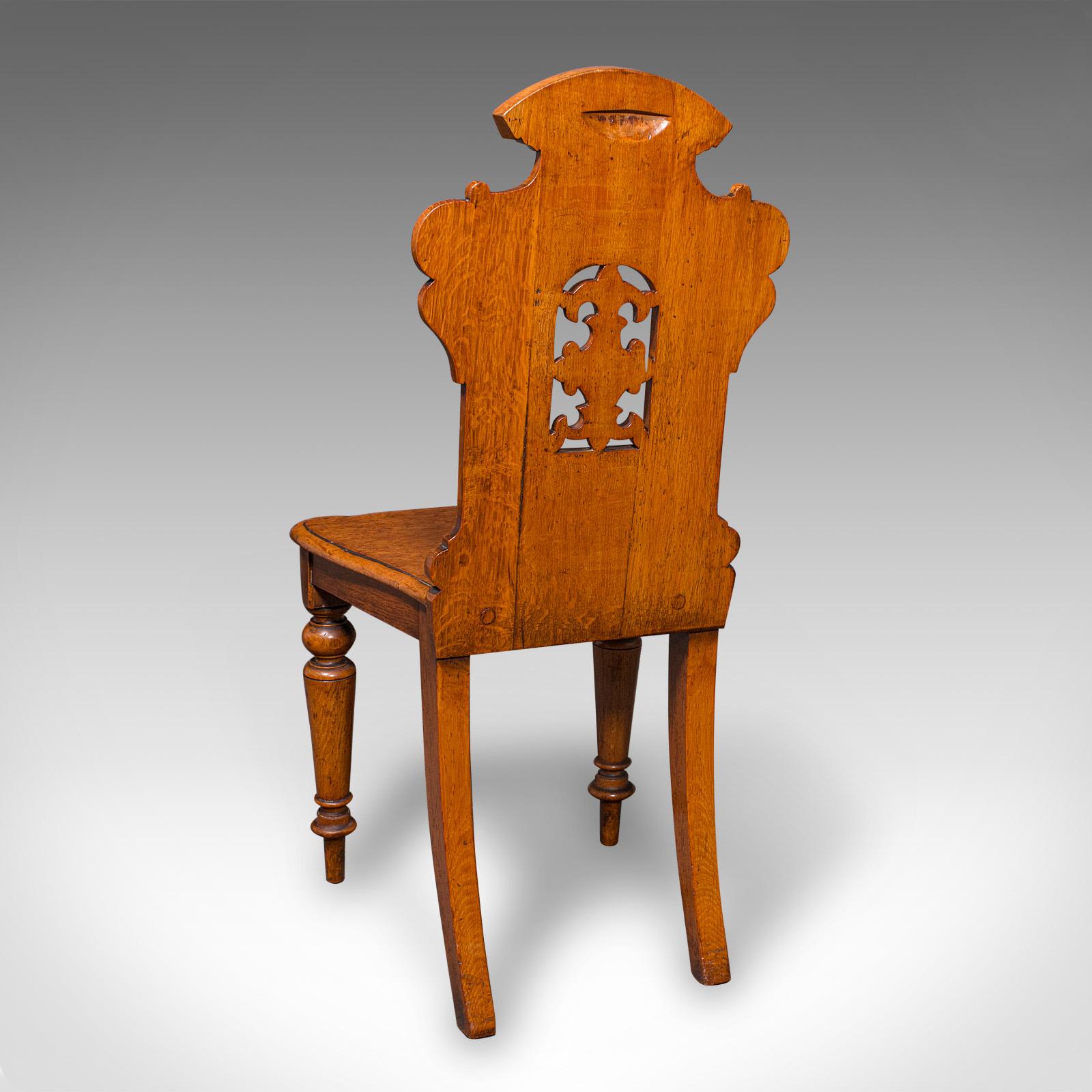 Paire de chaises de salle anciennes, Écosse, Oak, sièges de réception, Regency, Circa 1830 Bon état - En vente à Hele, Devon, GB