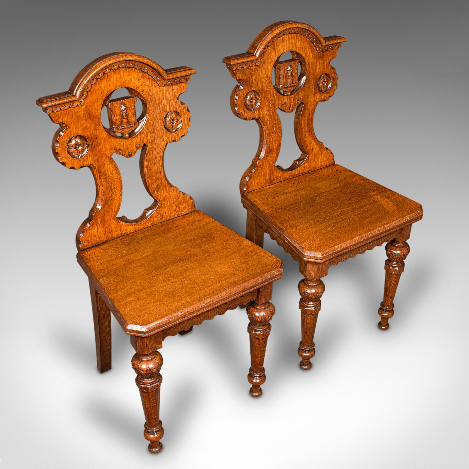 Paire de chaises d'entrée anciennes, écossaises, chêne, assise, style Arts & Crafts, victorien en vente 3