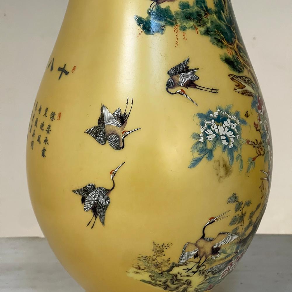 Pair of Antique Hand-Painted Chinese Vases 3