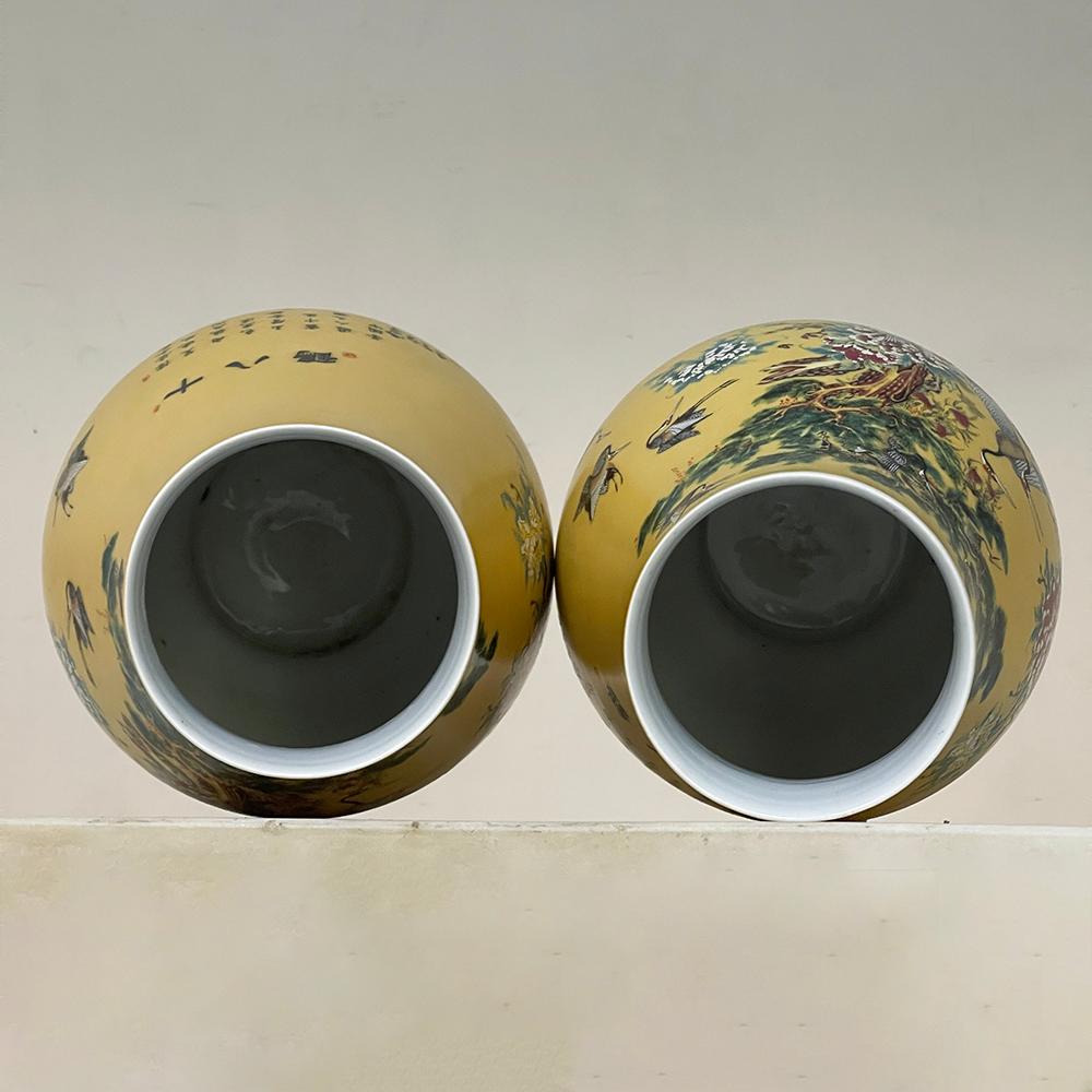 Pair of Antique Hand-Painted Chinese Vases 10