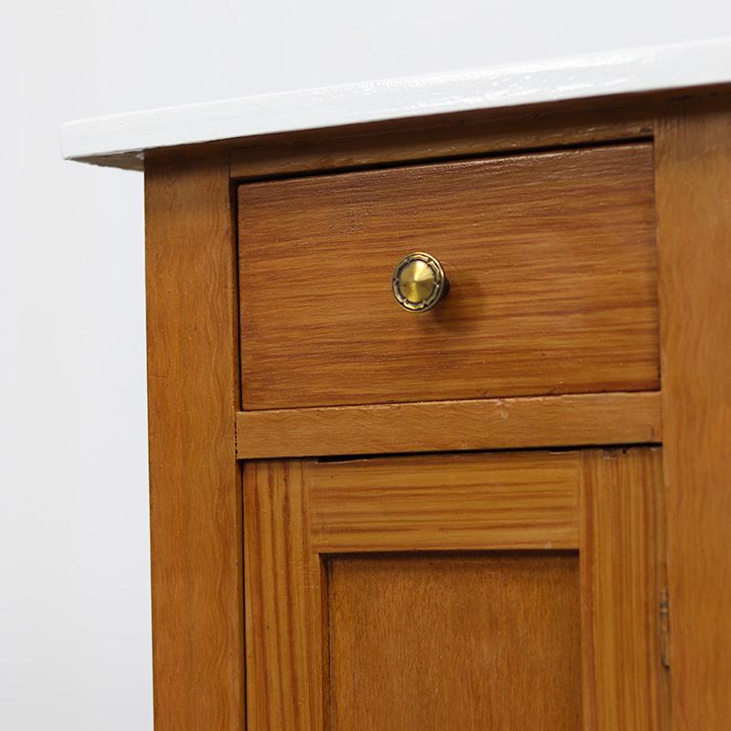 Rustico Coppia di Comodini antichi in finto Boi dipinti a mano in vendita