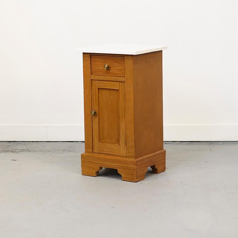 Tedesco Coppia di Comodini antichi in finto Boi dipinti a mano in vendita